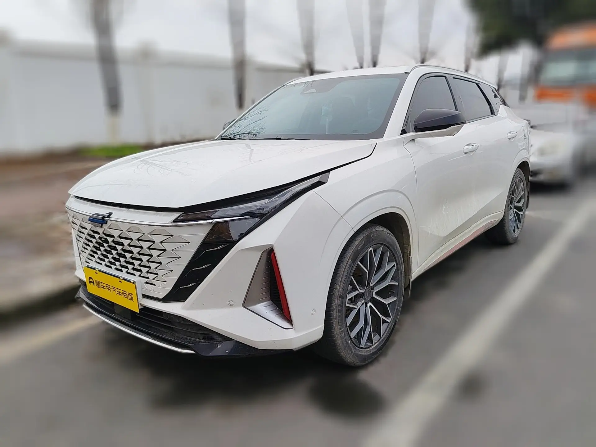 Oshan Changan Auchan Z6