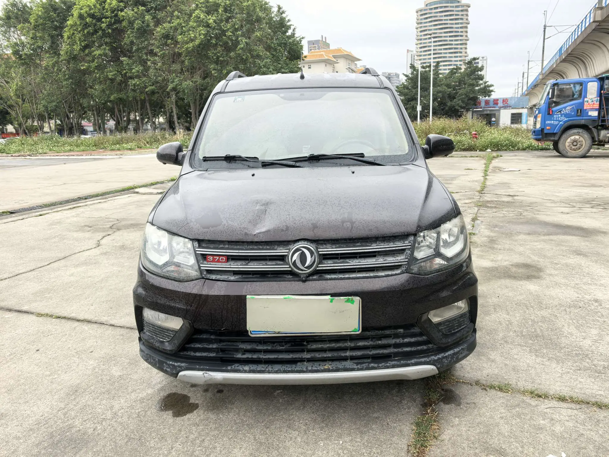 Dongfeng Fengon 370  из Китая