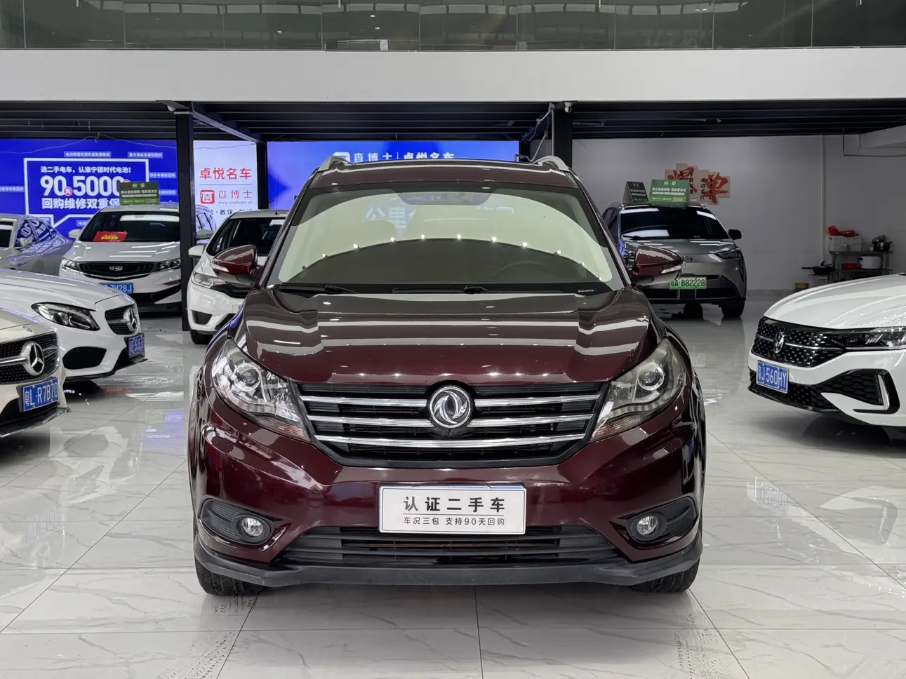 Dongfeng Fengon 580  из Китая