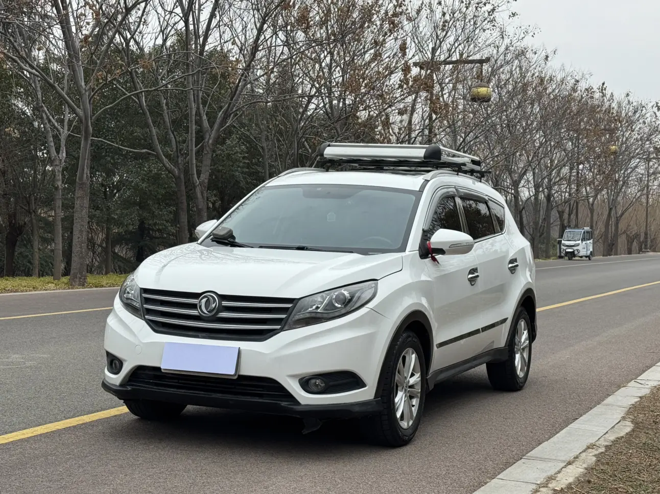 Dongfeng Fengon 580  из Китая