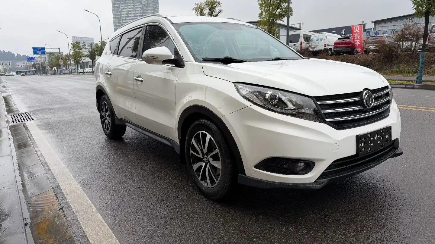 Dongfeng Fengon 580  из Китая