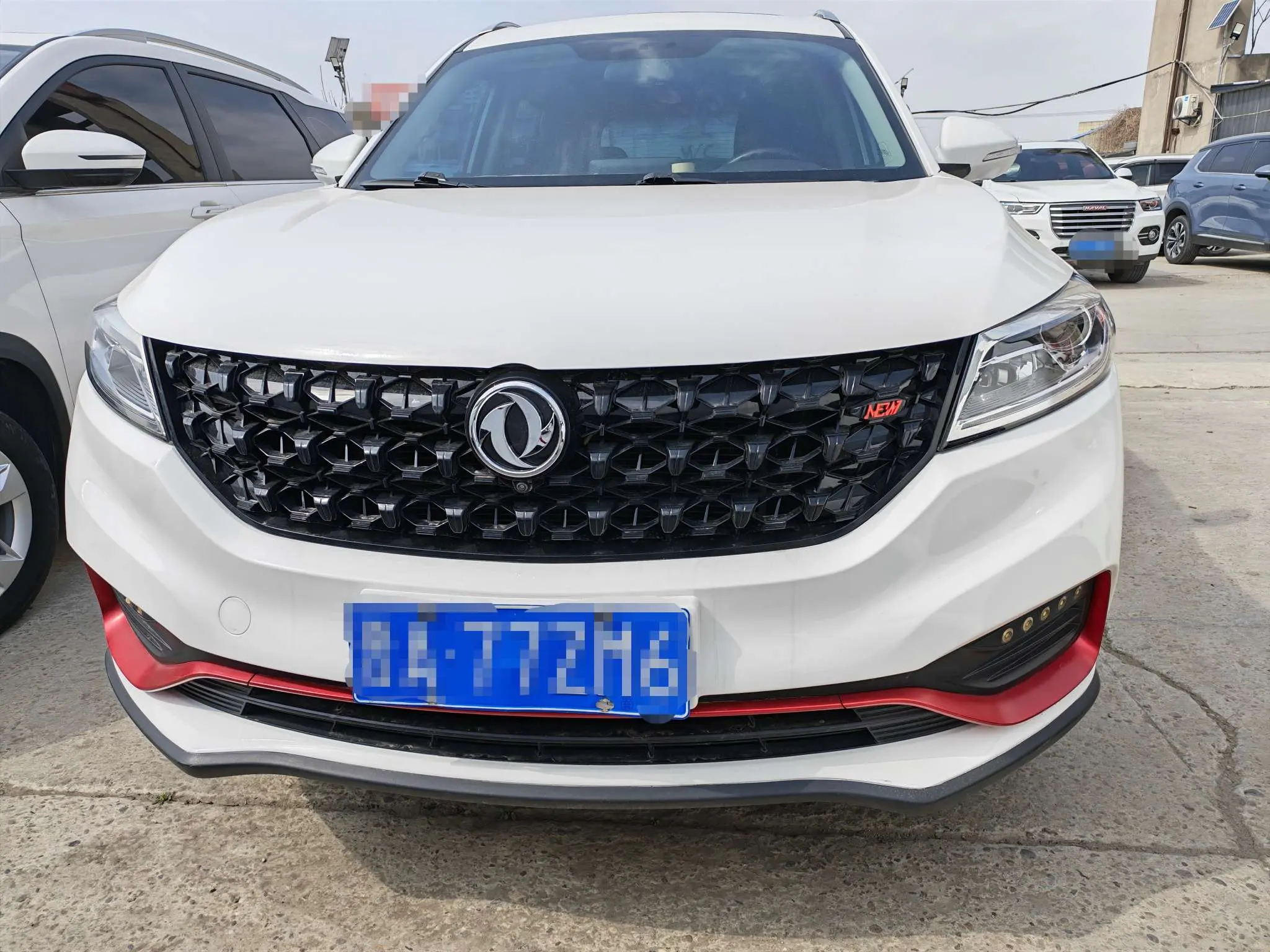 Dongfeng Fengon 580  из Китая