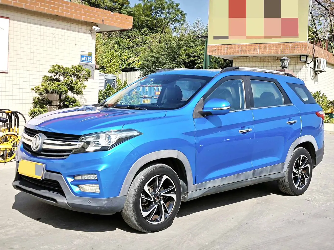 Dongfeng Scenery S560  из Китая
