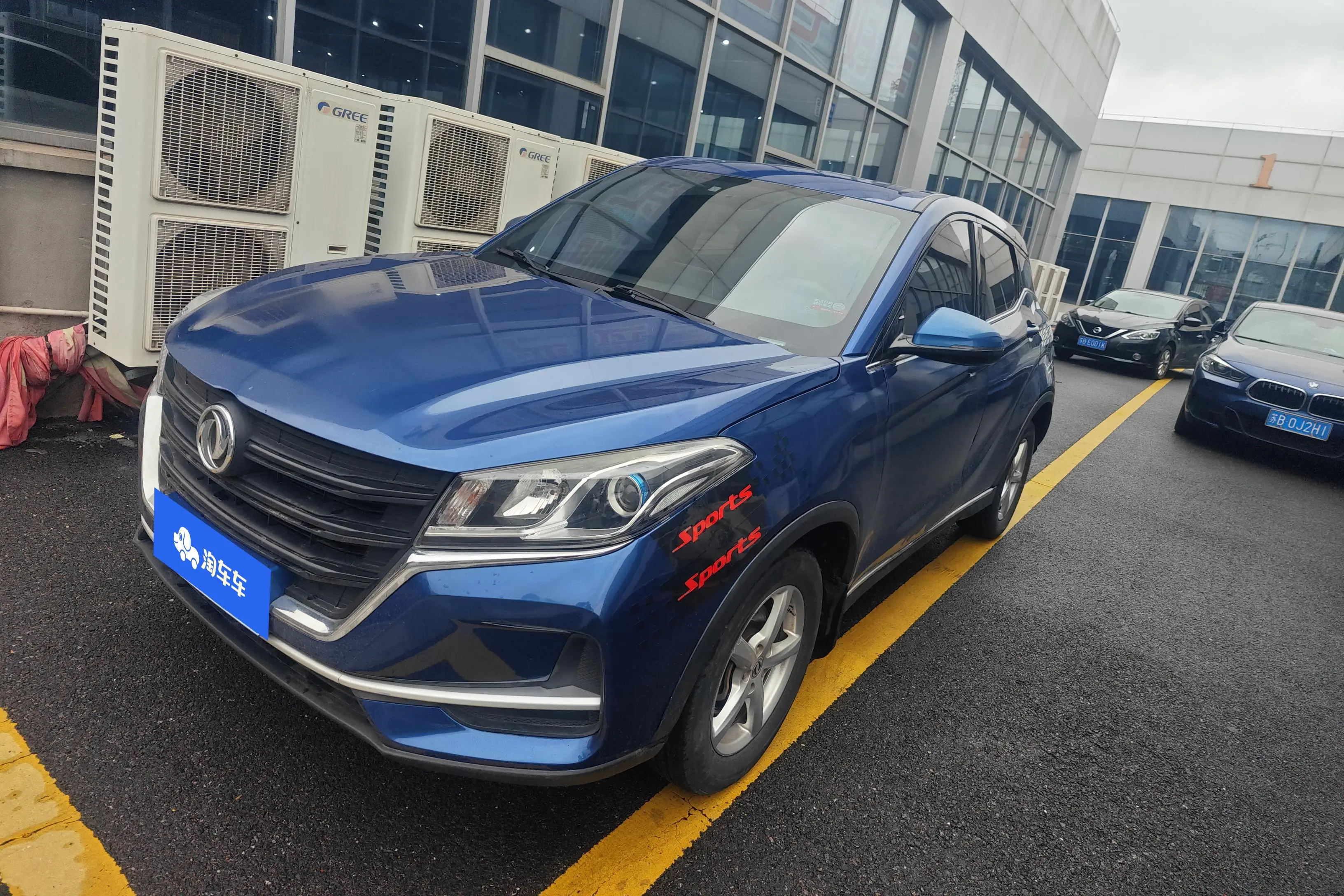 Dongfeng Fengon 500  из Китая