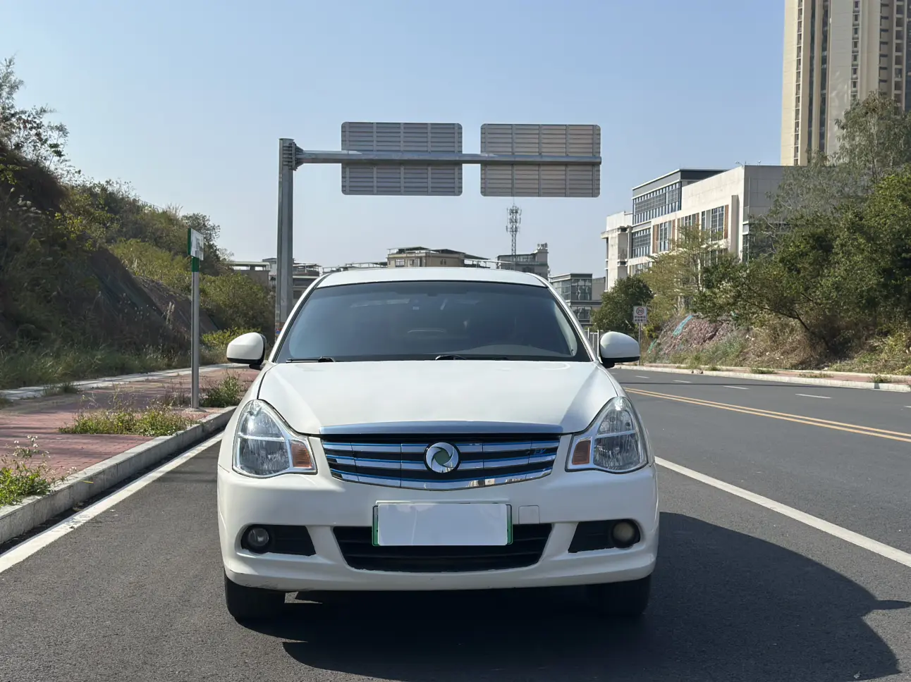 Dongfeng Junfeng E11K  из Китая