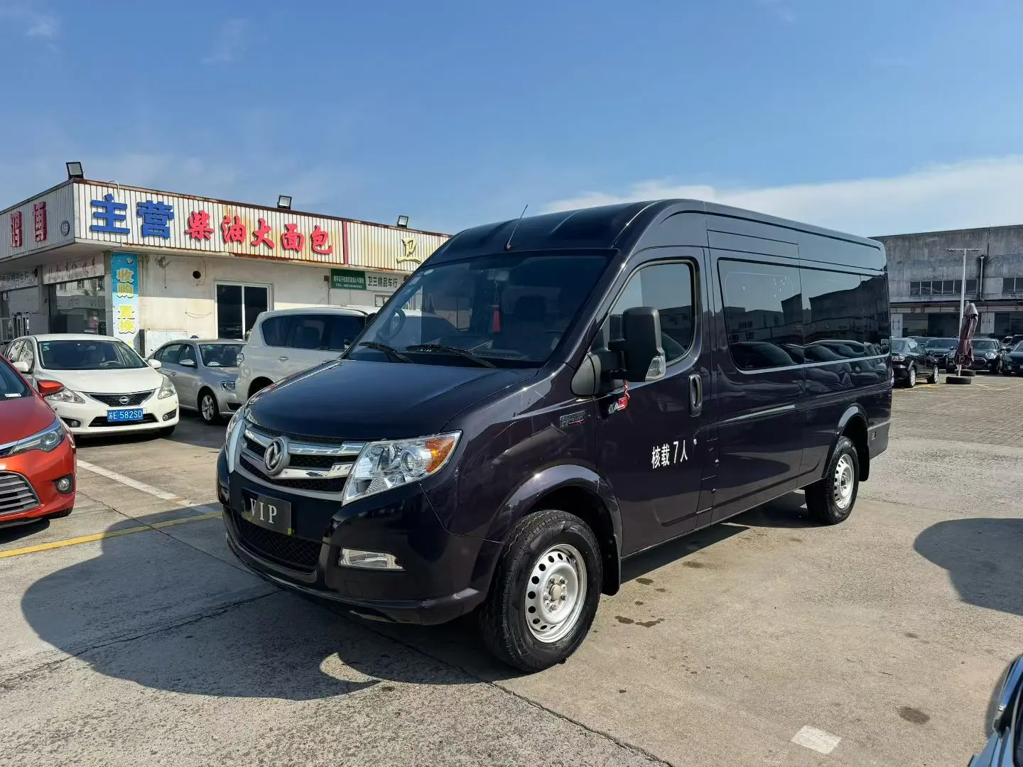 Dongfeng Yufeng  из Китая