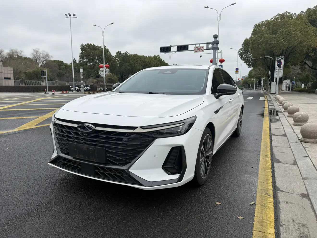 Chery Arrizo 8  из Китая