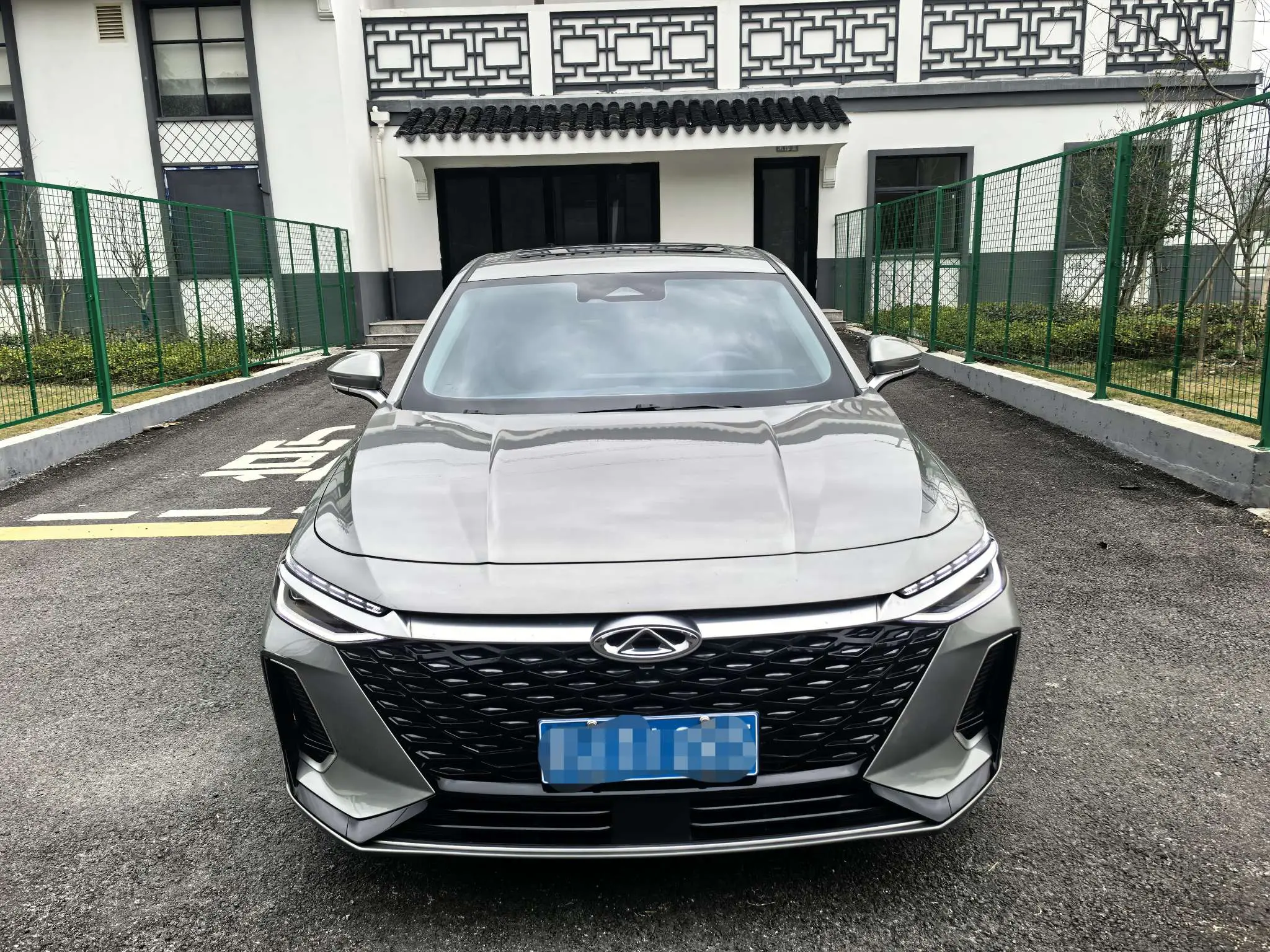 Chery Arrizo 8  из Китая