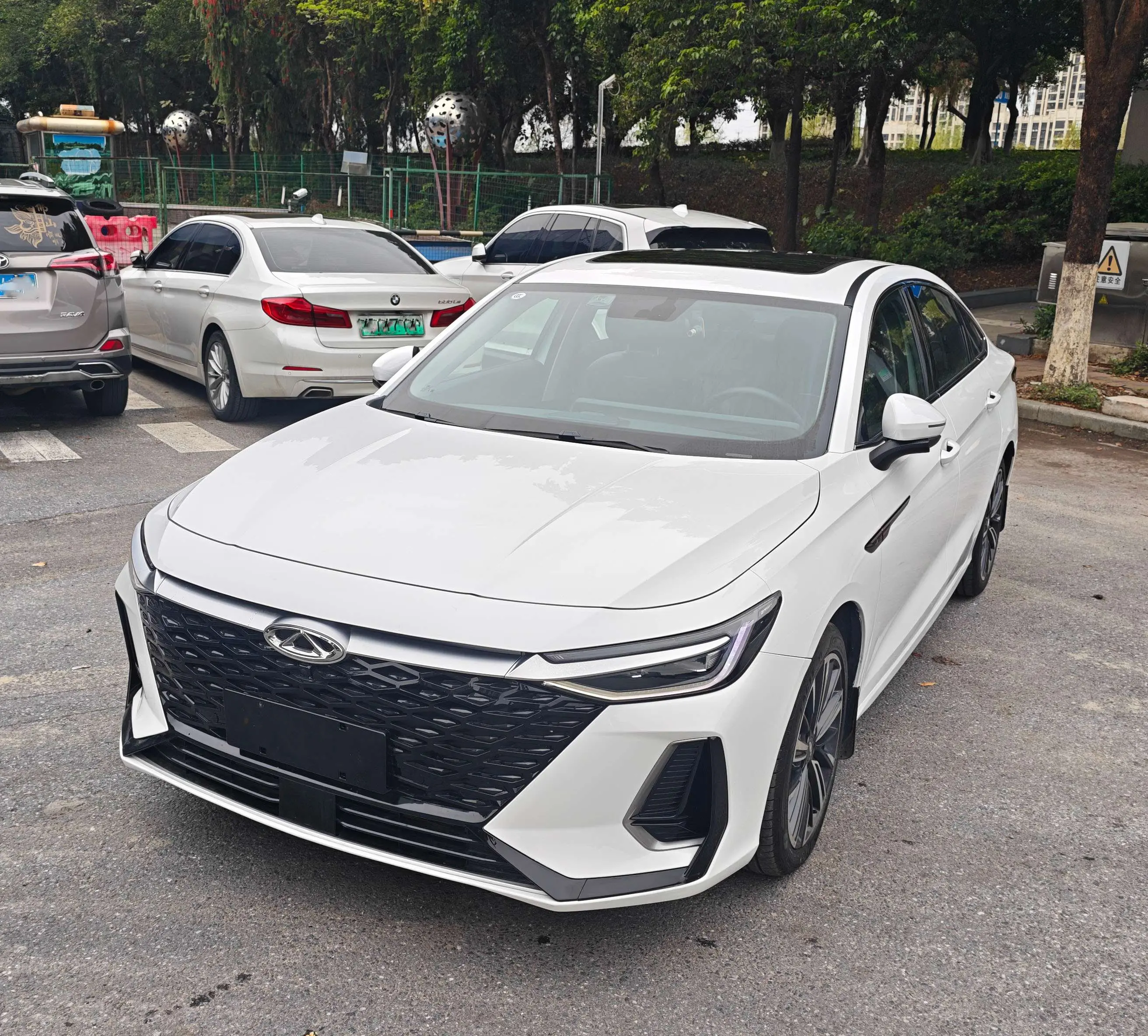 Chery Arrizo 8  из Китая