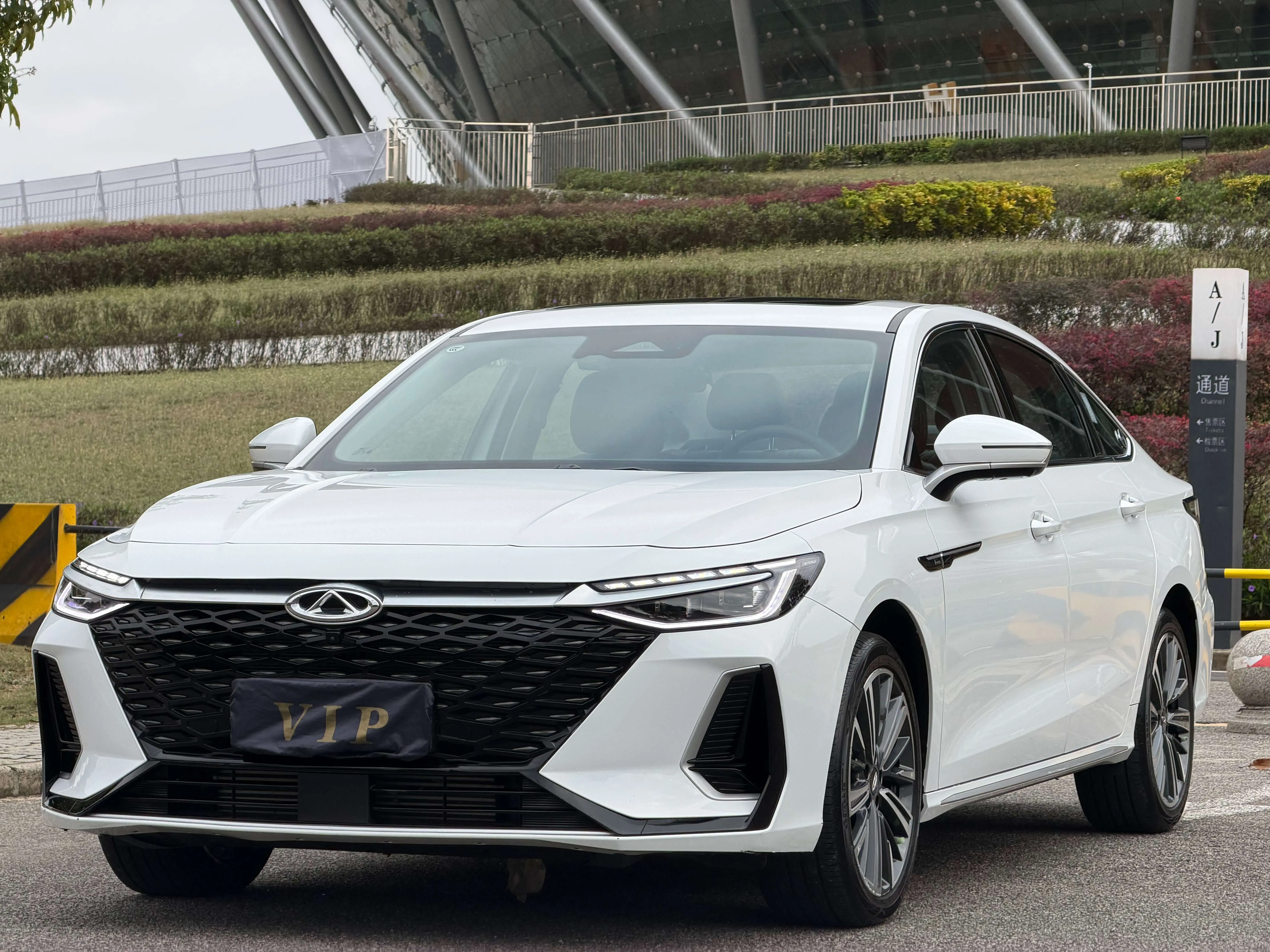 Chery Arrizo 8  из Китая