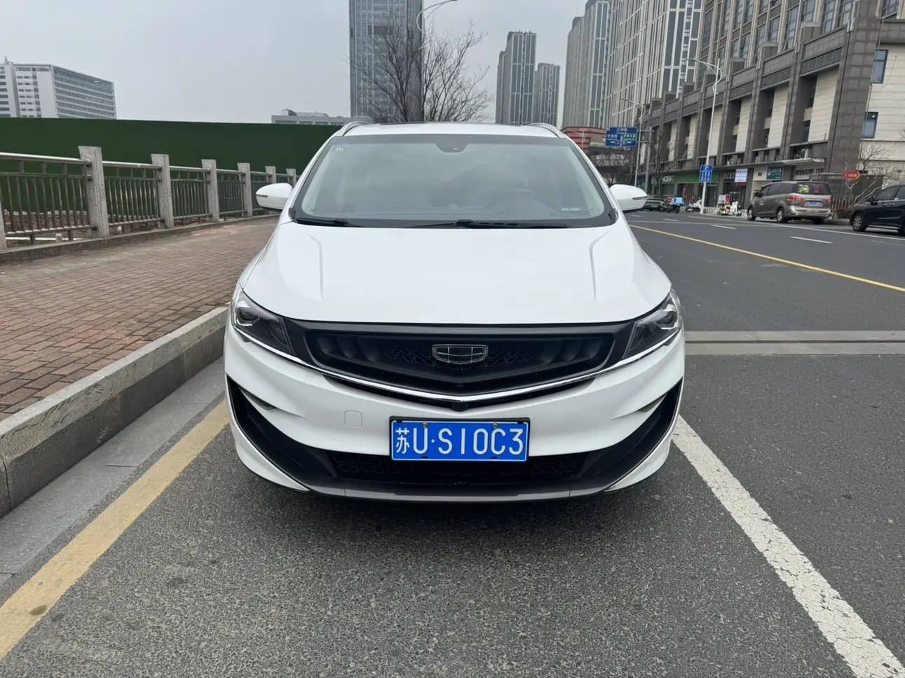 Geely Jiaji  из Китая