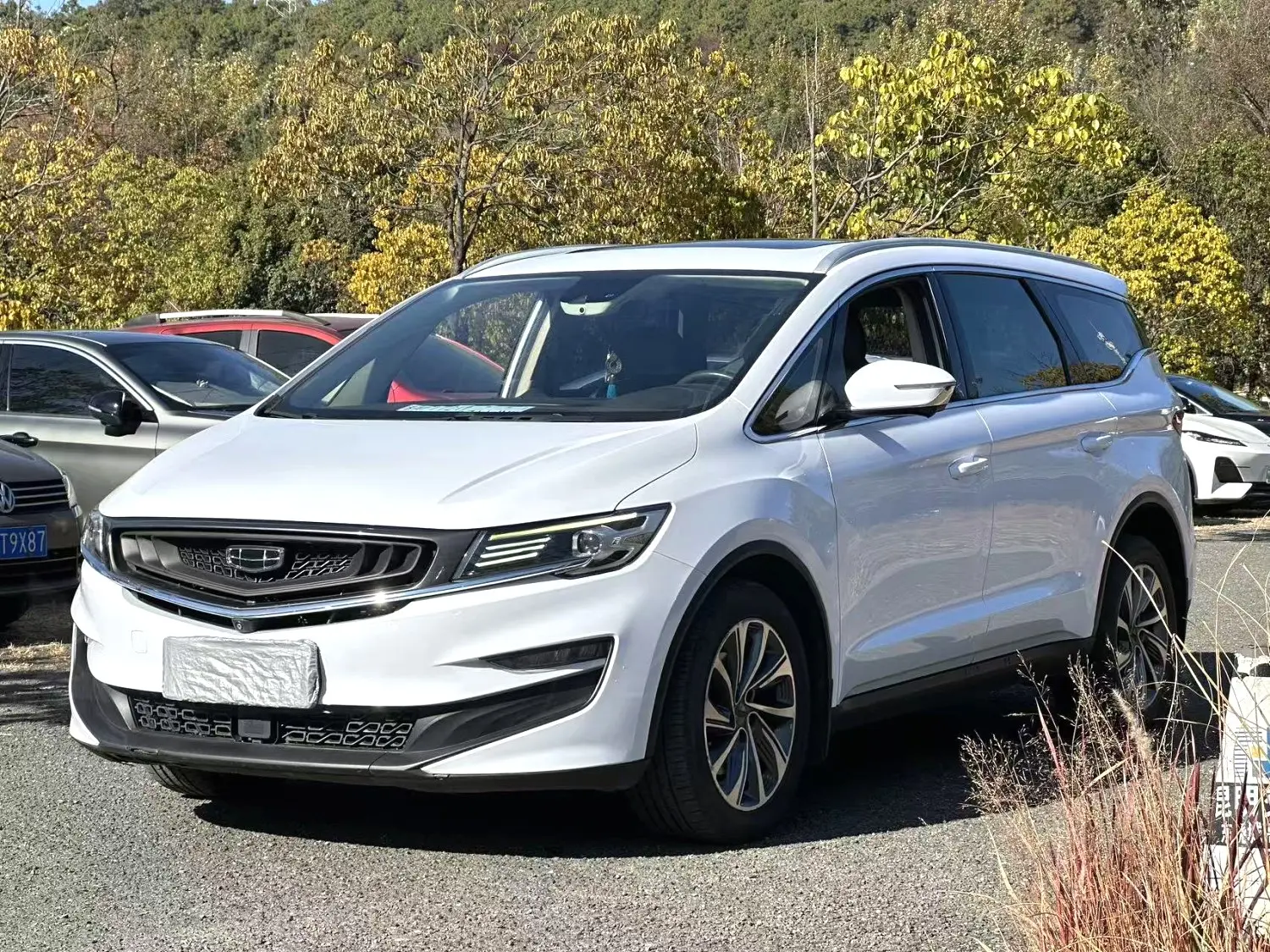 Geely Jiaji  из Китая