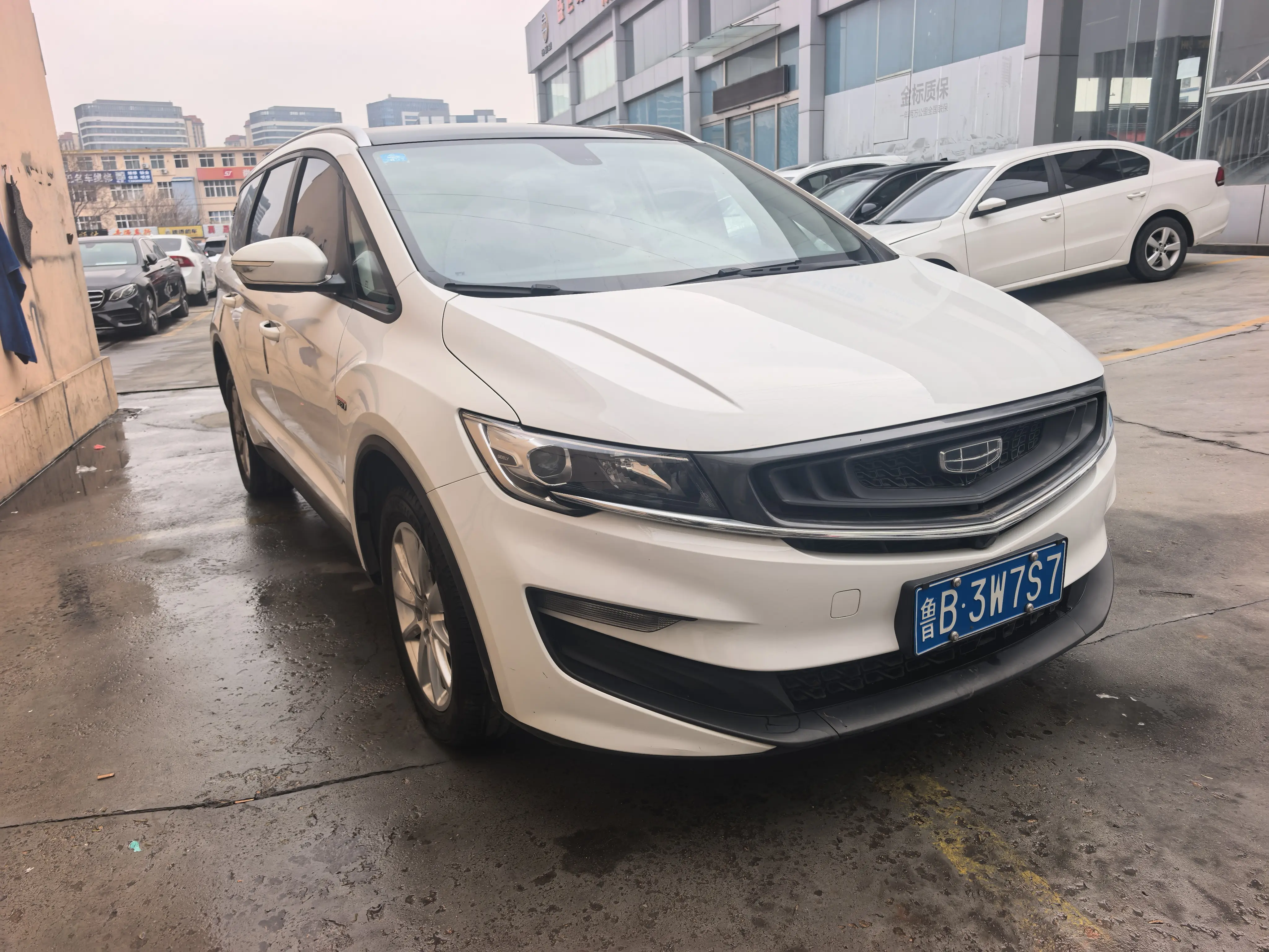 Geely Jiaji  из Китая
