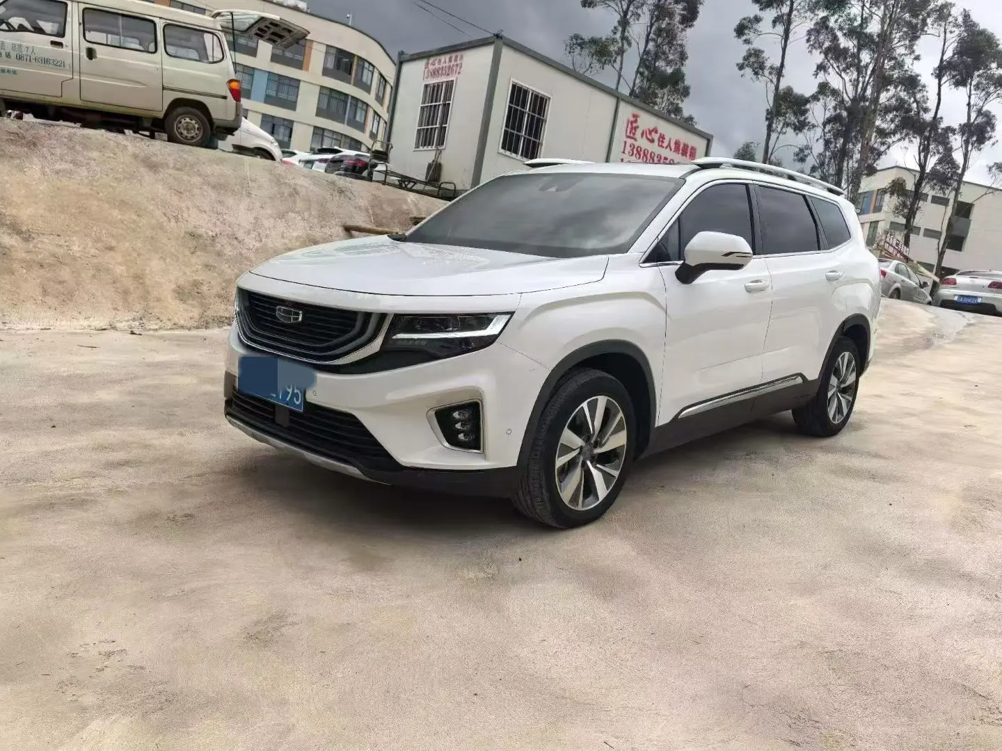 Geely Okavango  из Китая