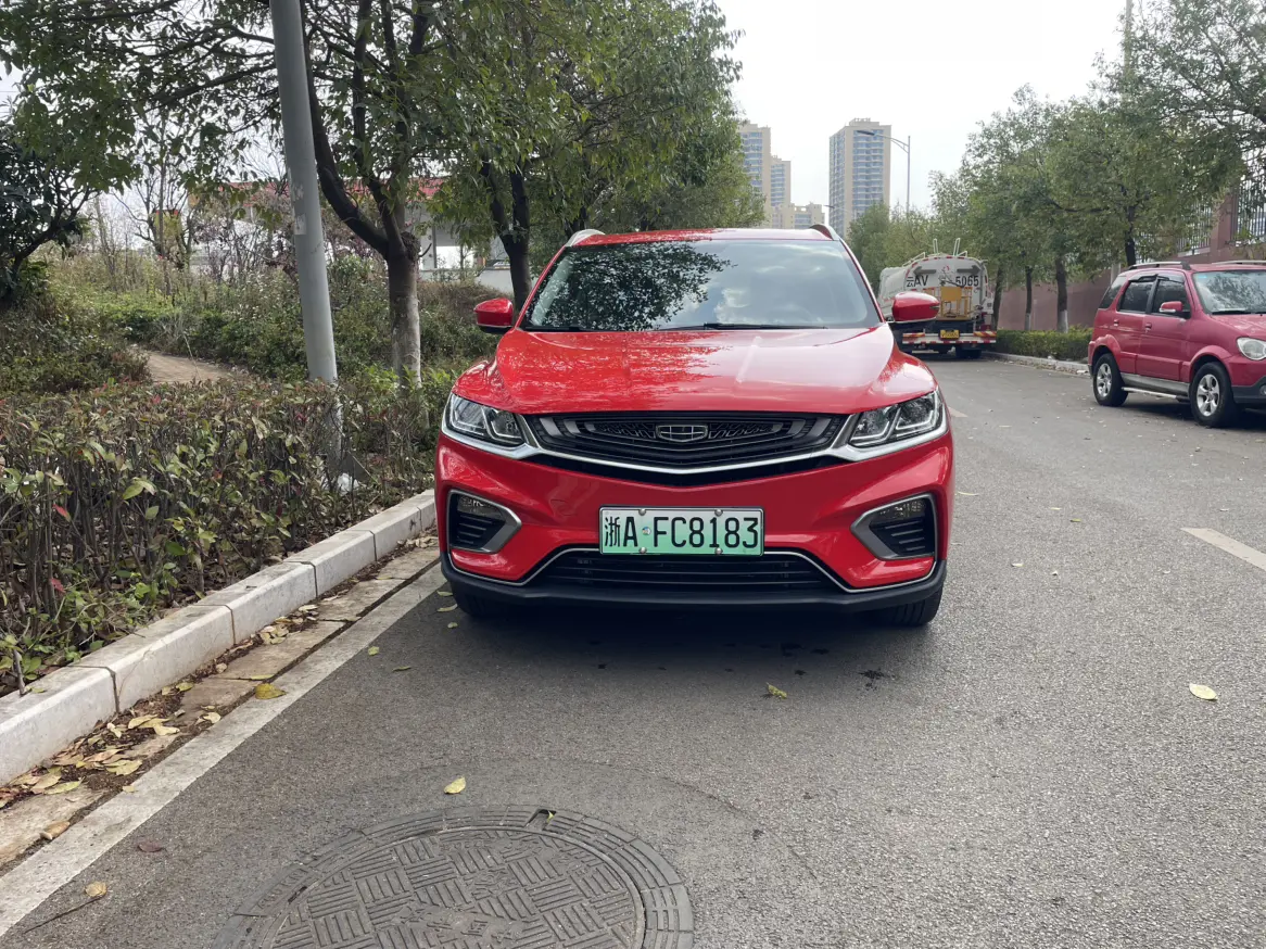 Geely Binyue PHEV  из Китая