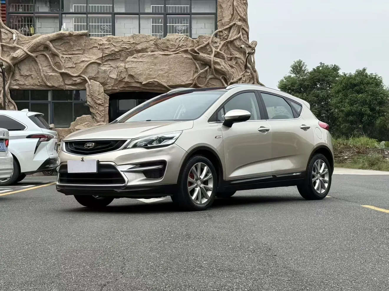 Geely Emgrand GS  из Китая