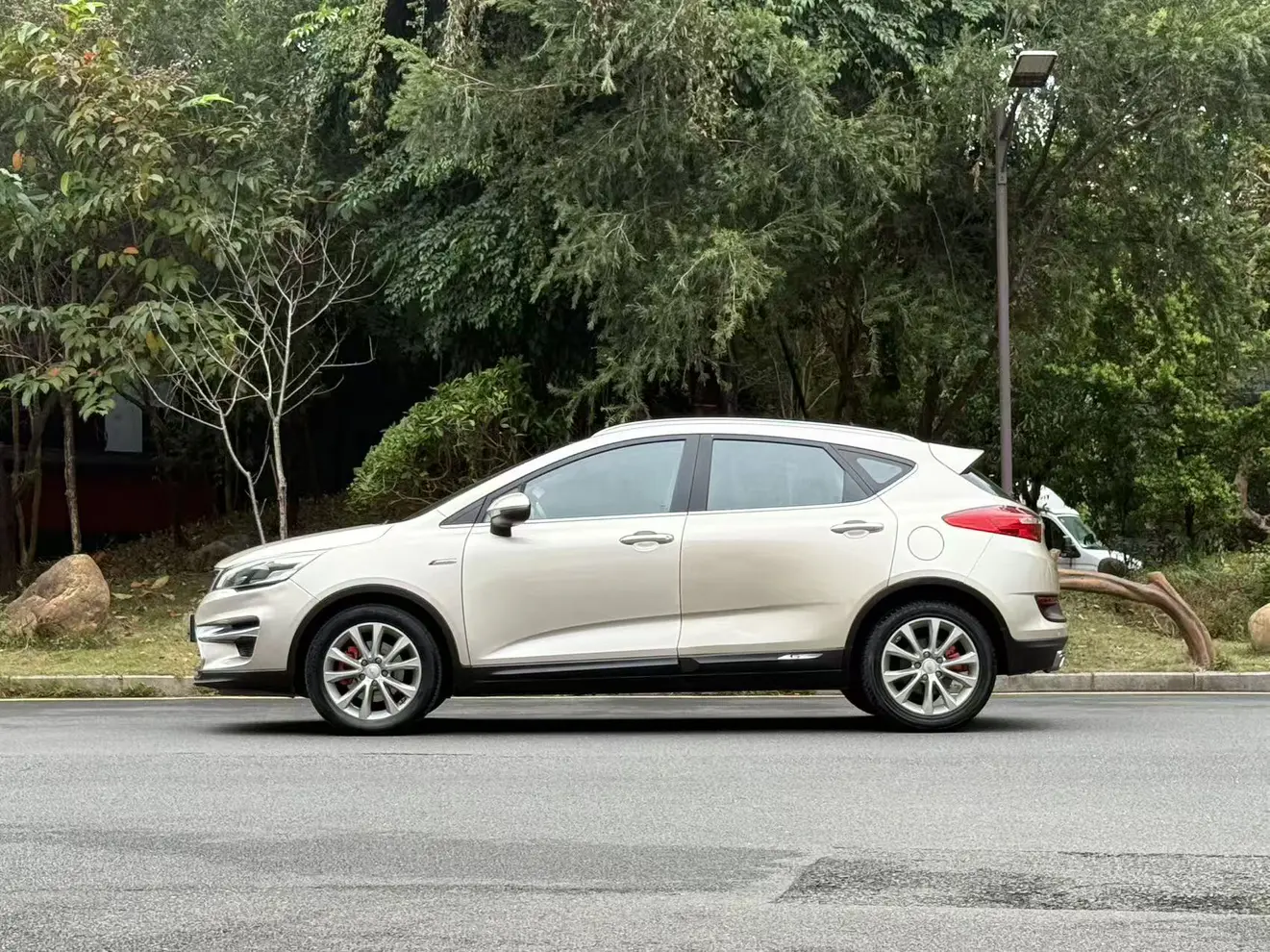 Geely Emgrand GS  из Китая