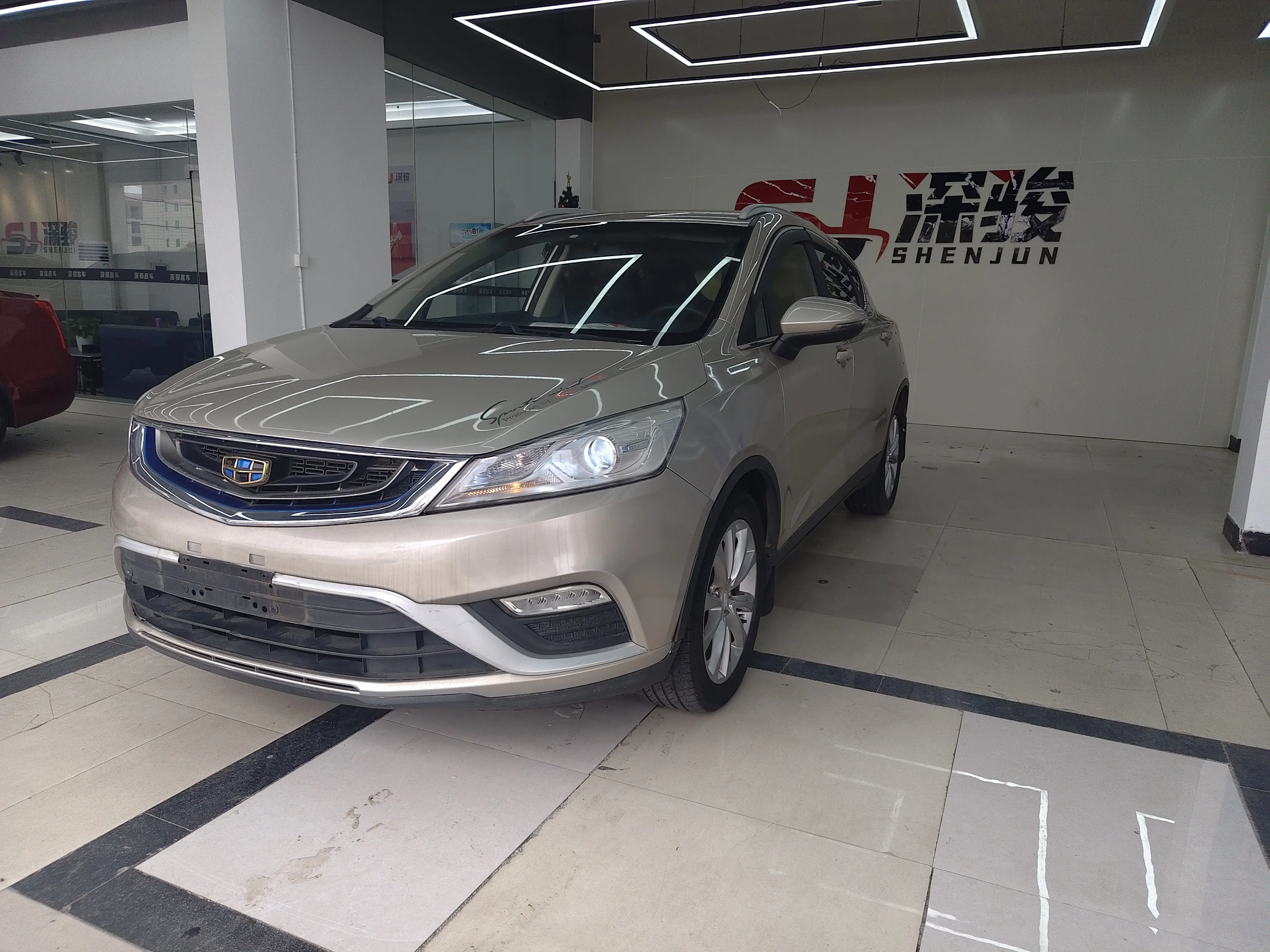 Geely Emgrand GS  из Китая