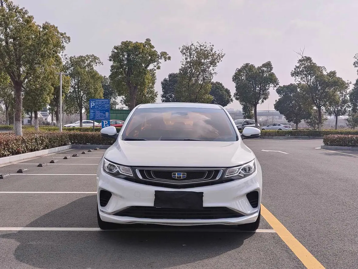 Geely Emgrand GL  из Китая