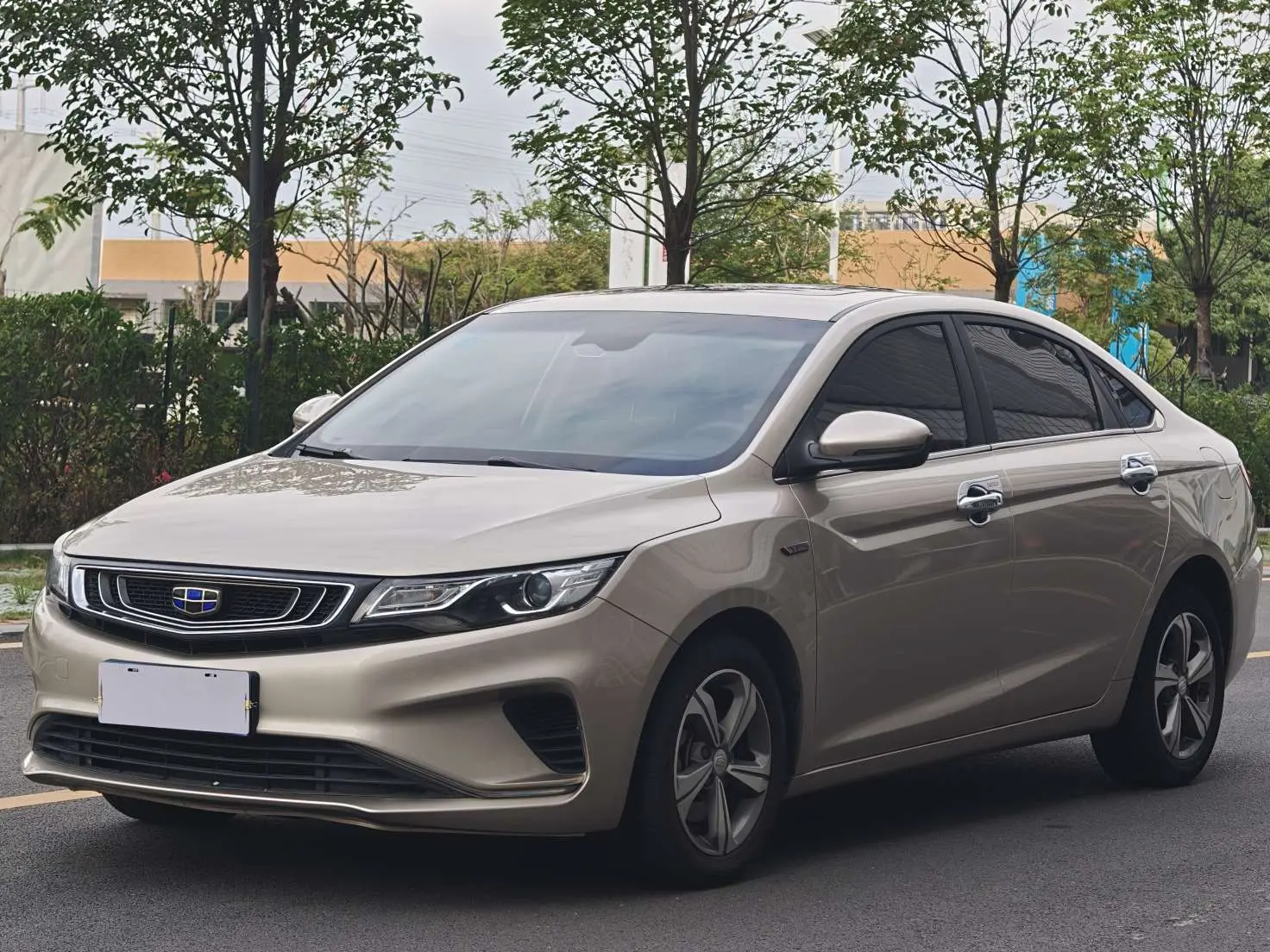 Geely Emgrand GL  из Китая