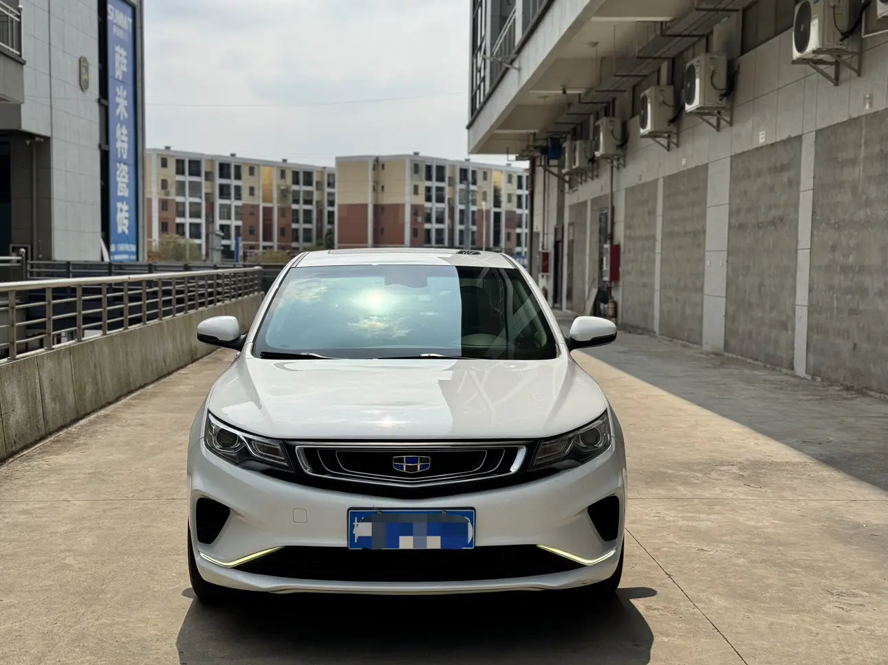 Geely Emgrand GL  из Китая