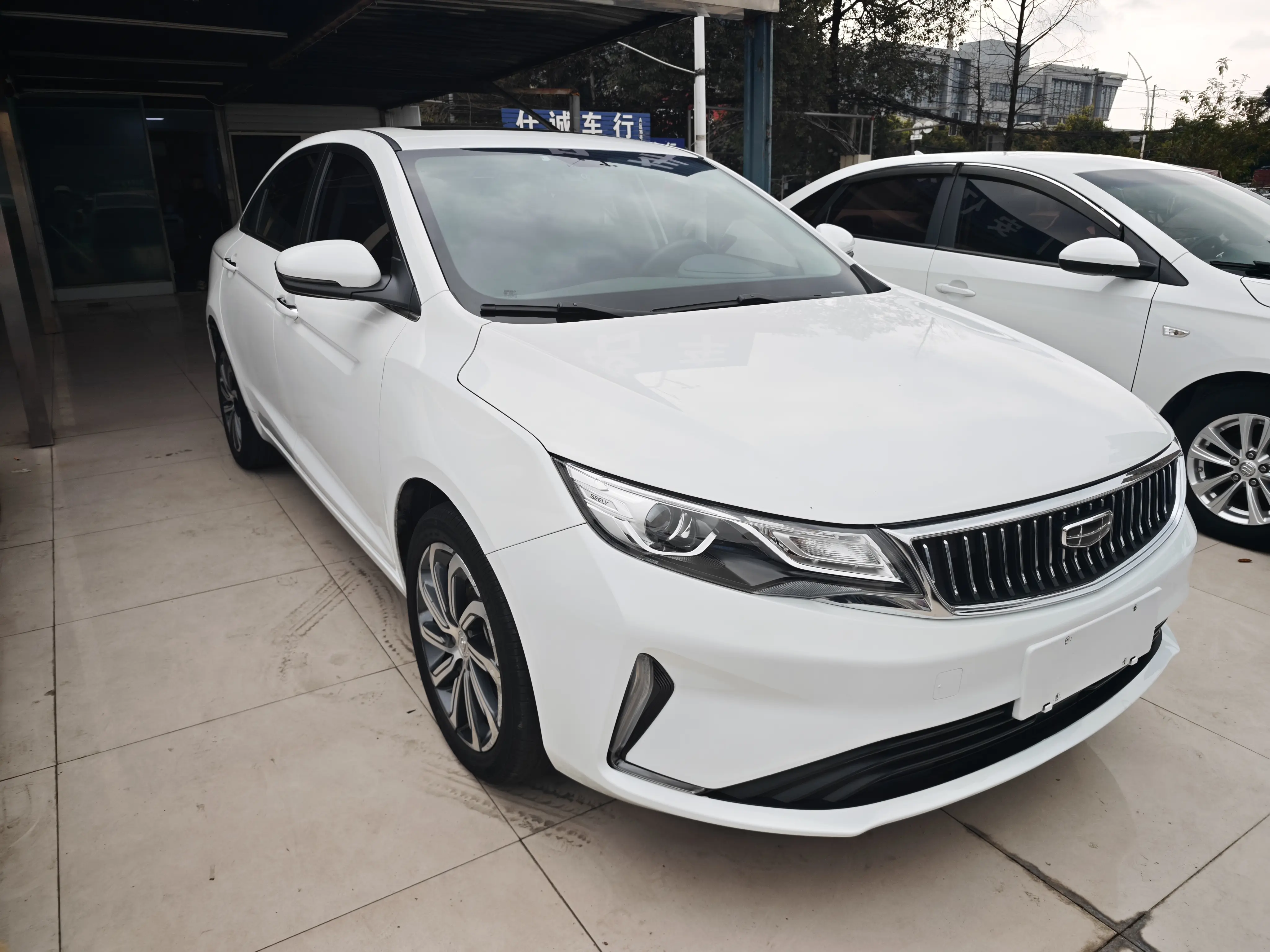 Geely Emgrand GL  из Китая