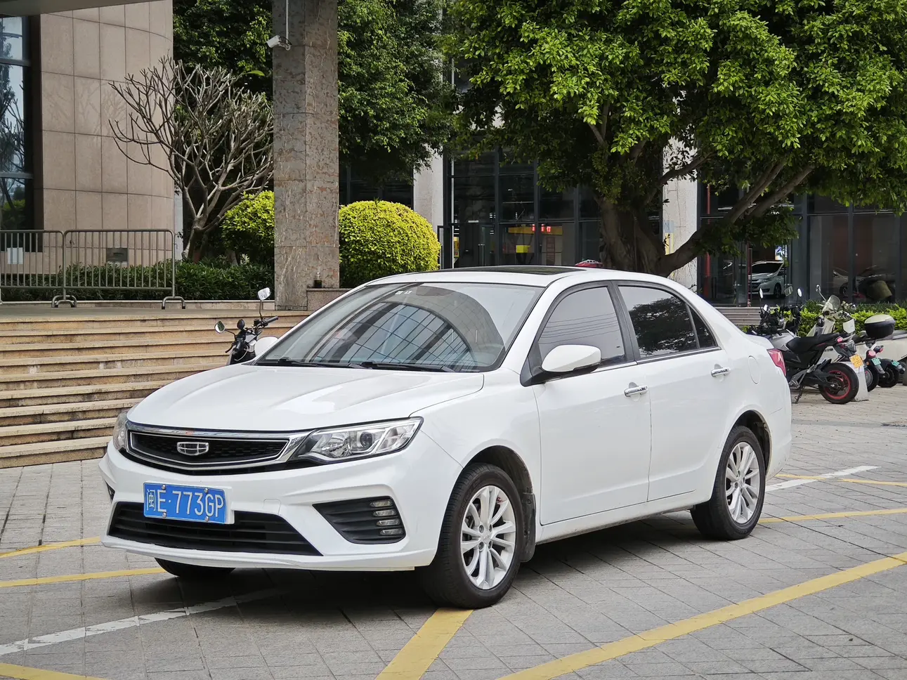 Geely Vision  из Китая