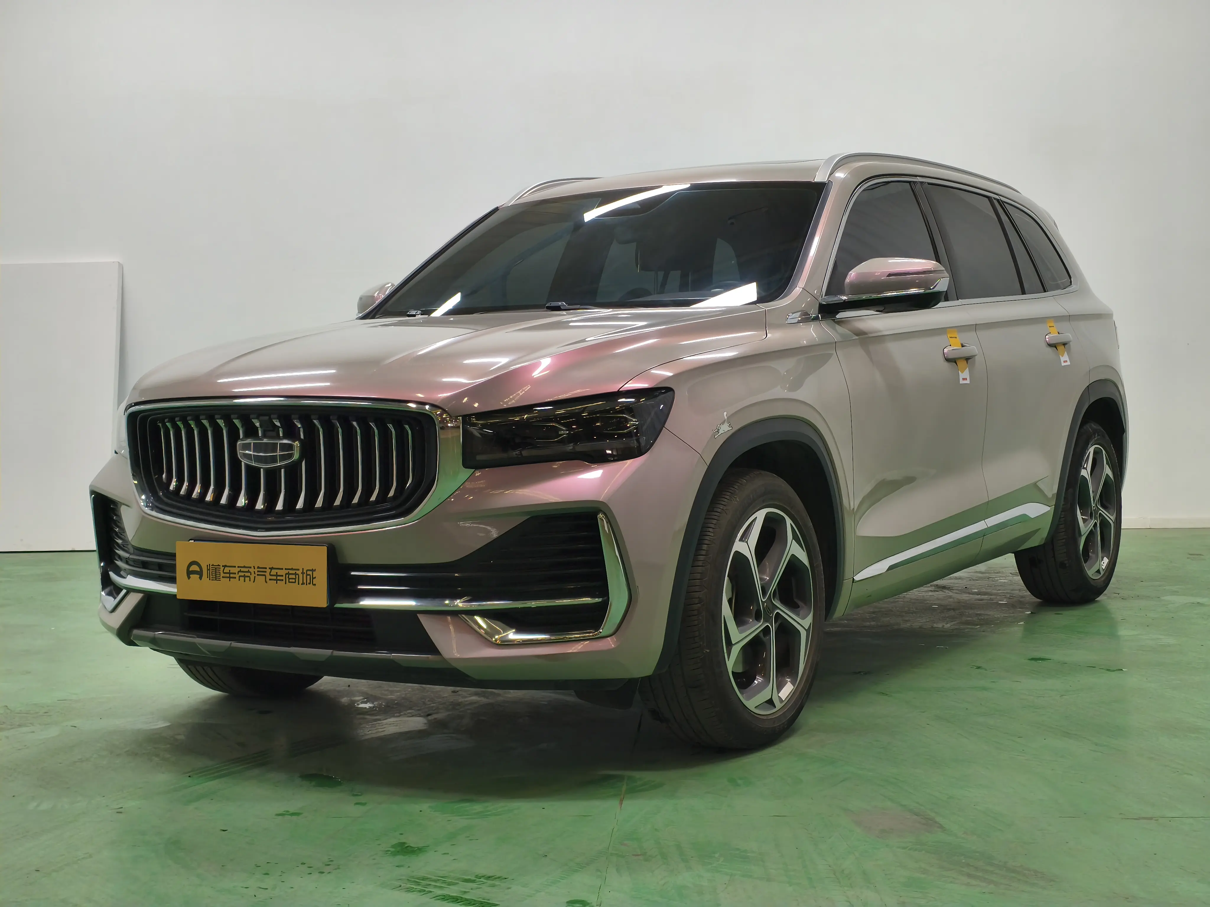 Geely Monjaro (Xingyue L)  из Китая