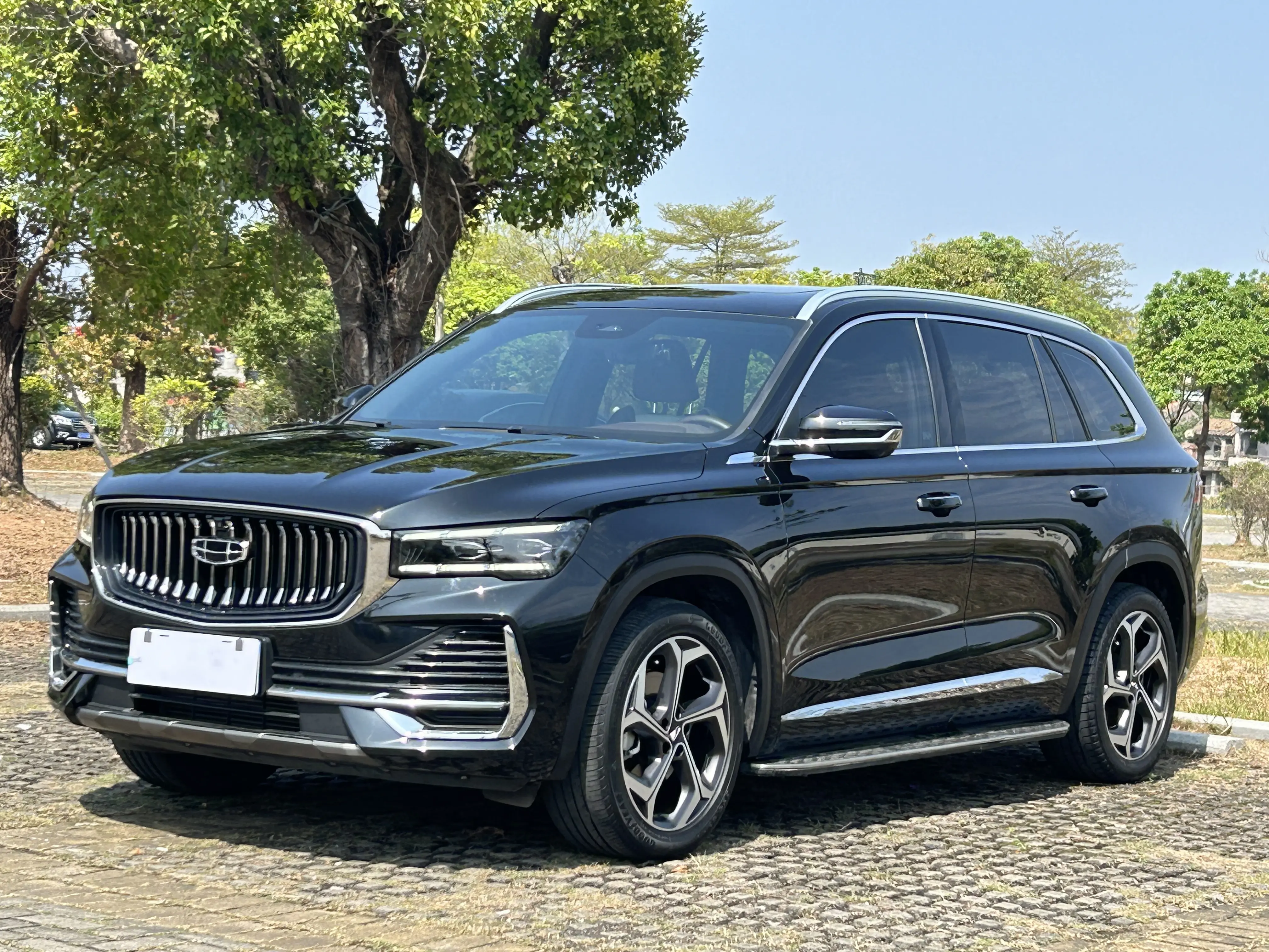 Geely Monjaro (Xingyue L)  из Китая