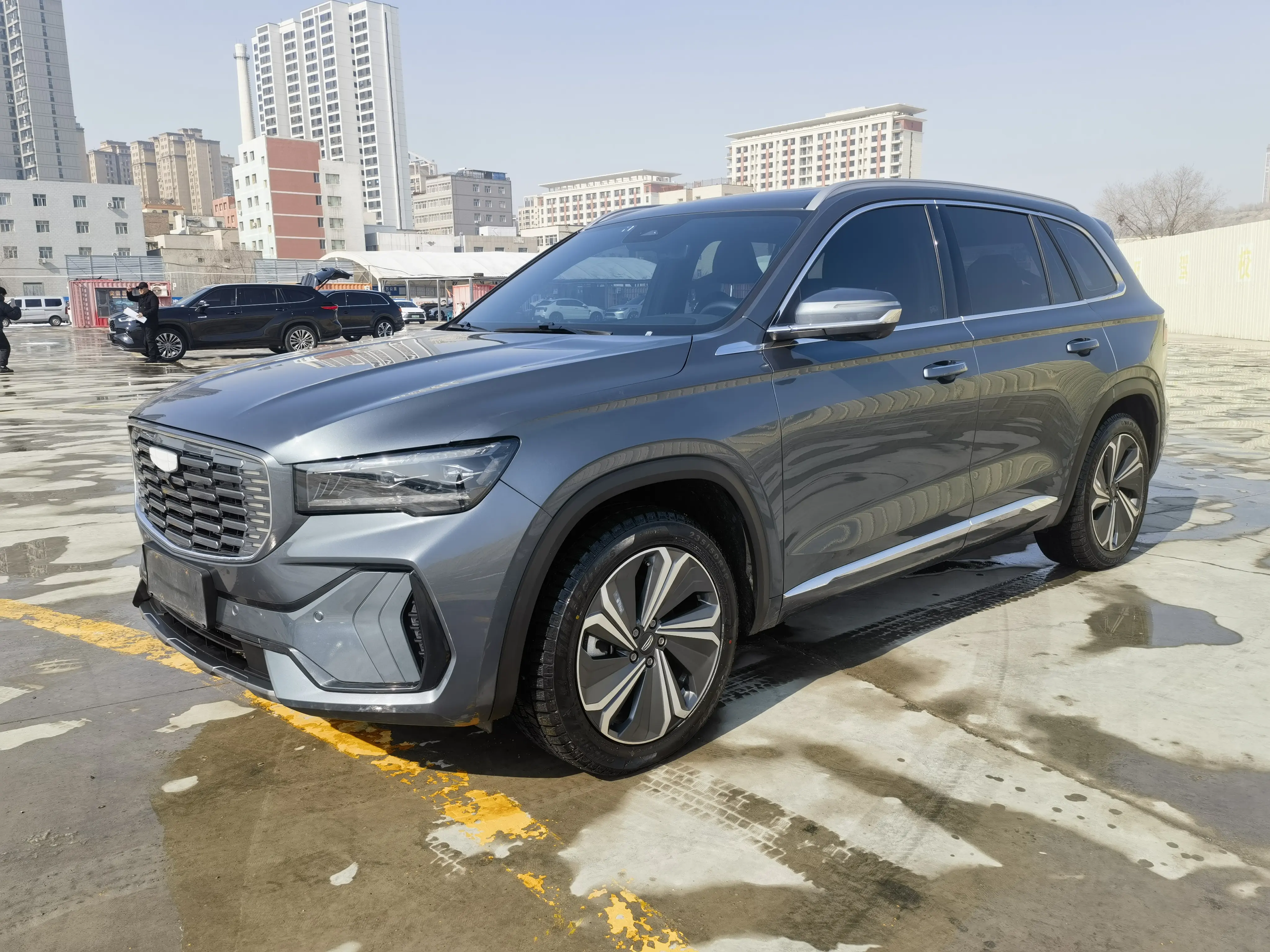 Geely Monjaro (Xingyue L)  из Китая