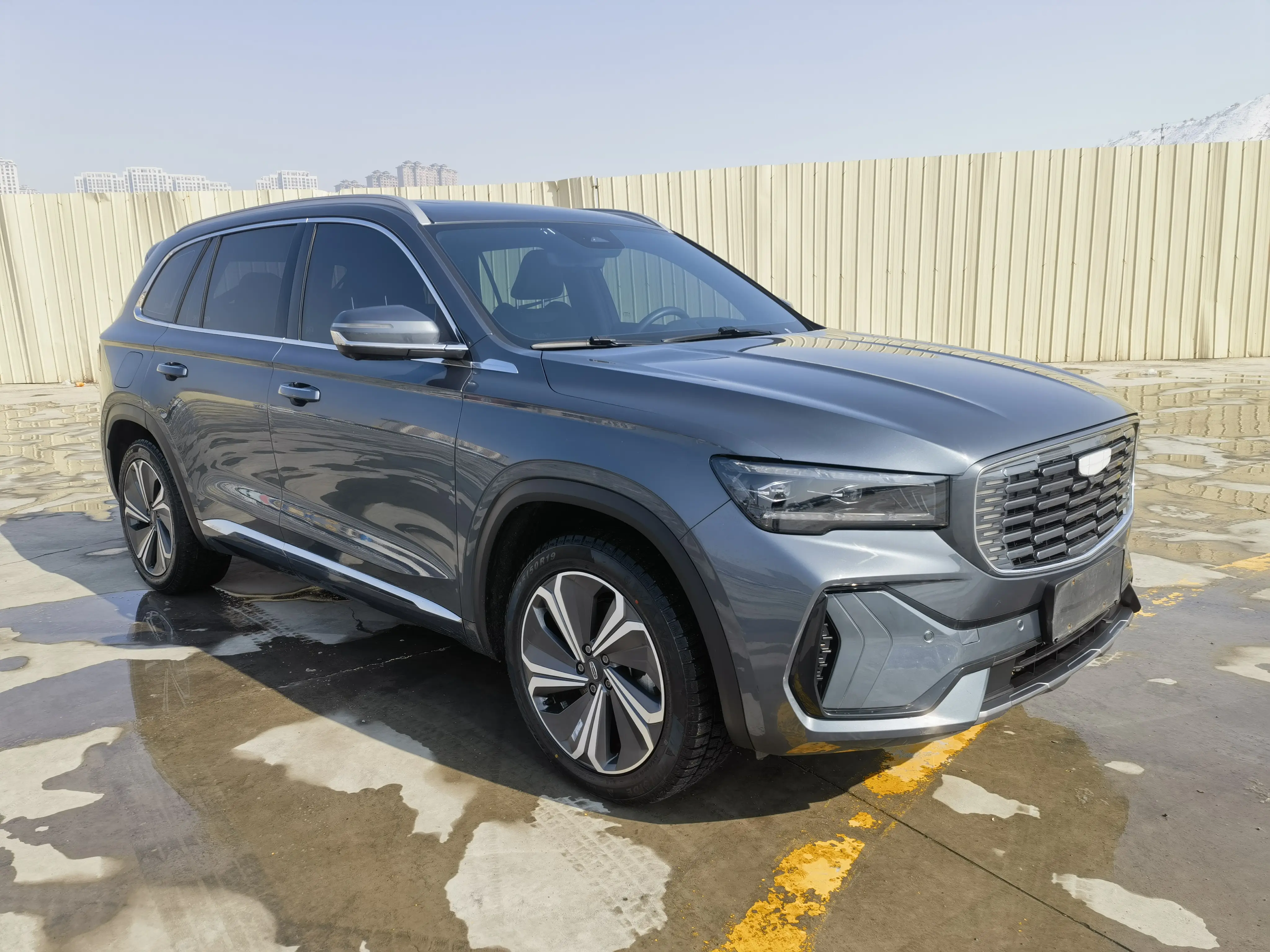 Geely Monjaro (Xingyue L)  из Китая