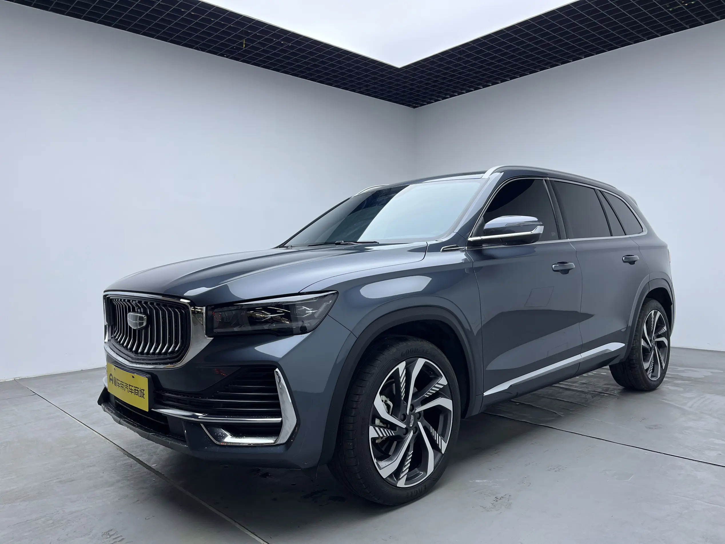 Geely Monjaro (Xingyue L)  из Китая