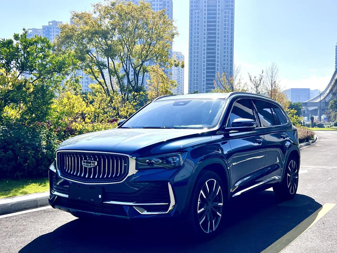 Geely Monjaro (Xingyue L)  из Китая