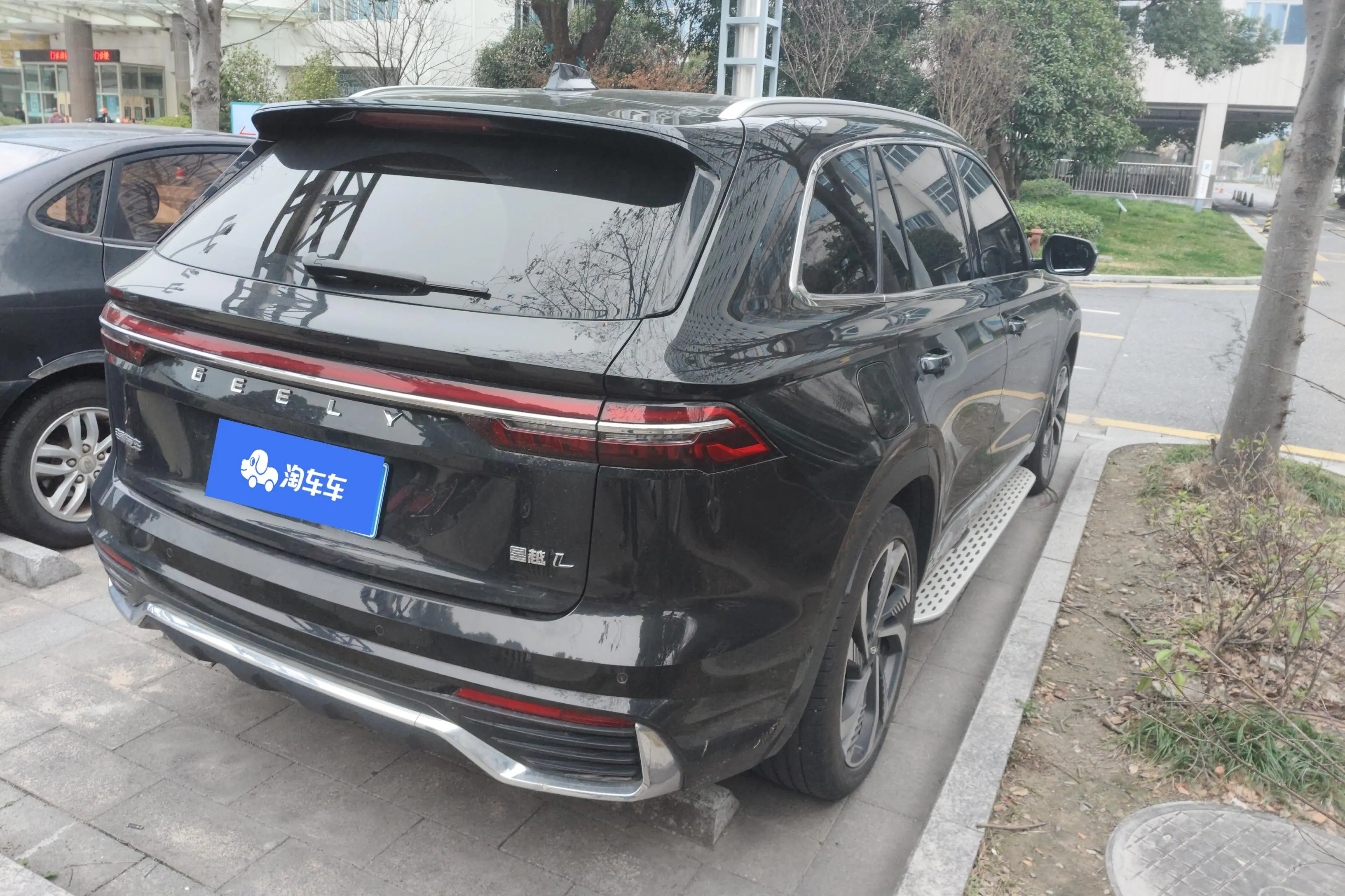 Geely Monjaro (Xingyue L)  из Китая
