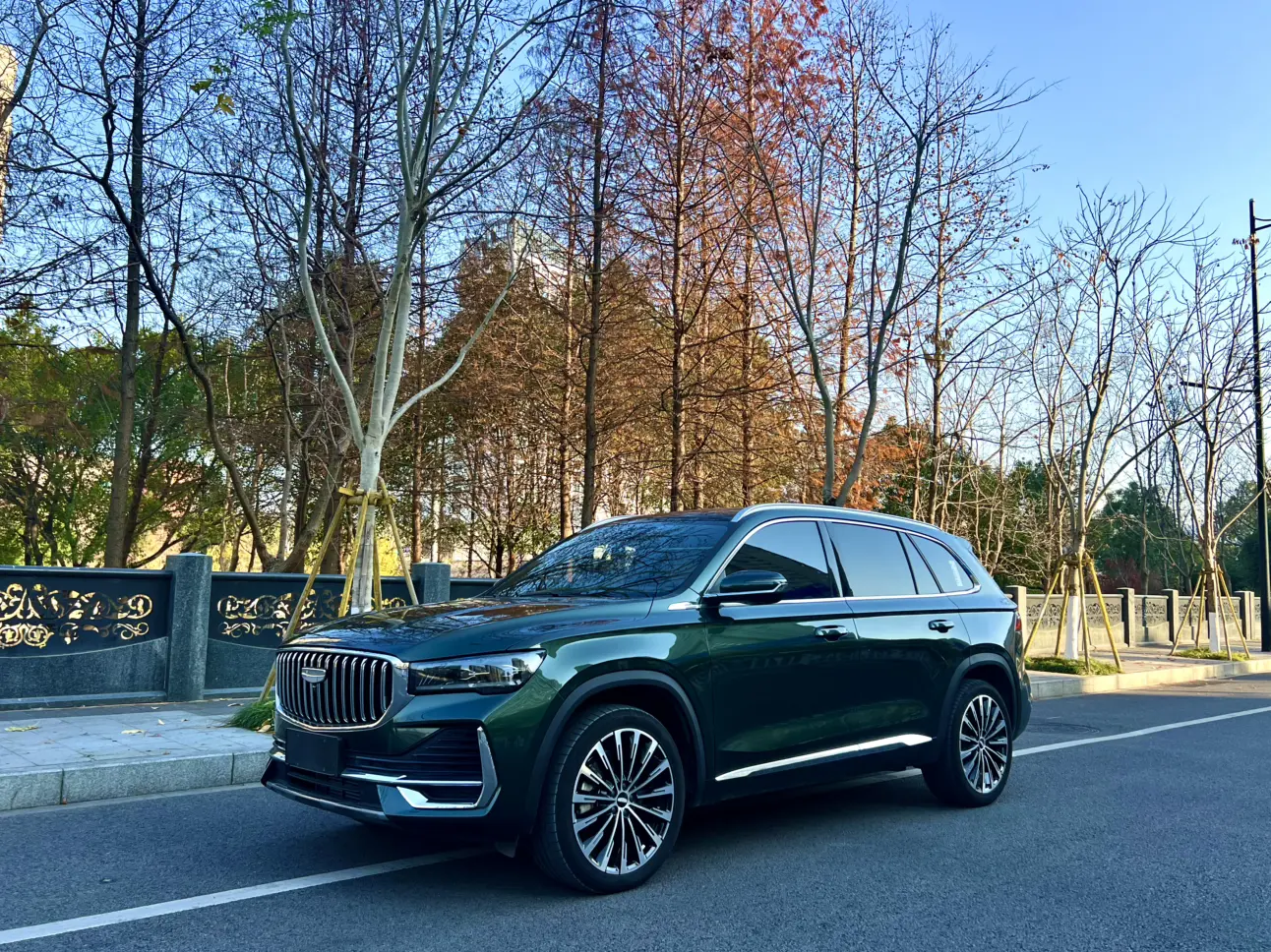 Geely Monjaro (Xingyue L)  из Китая