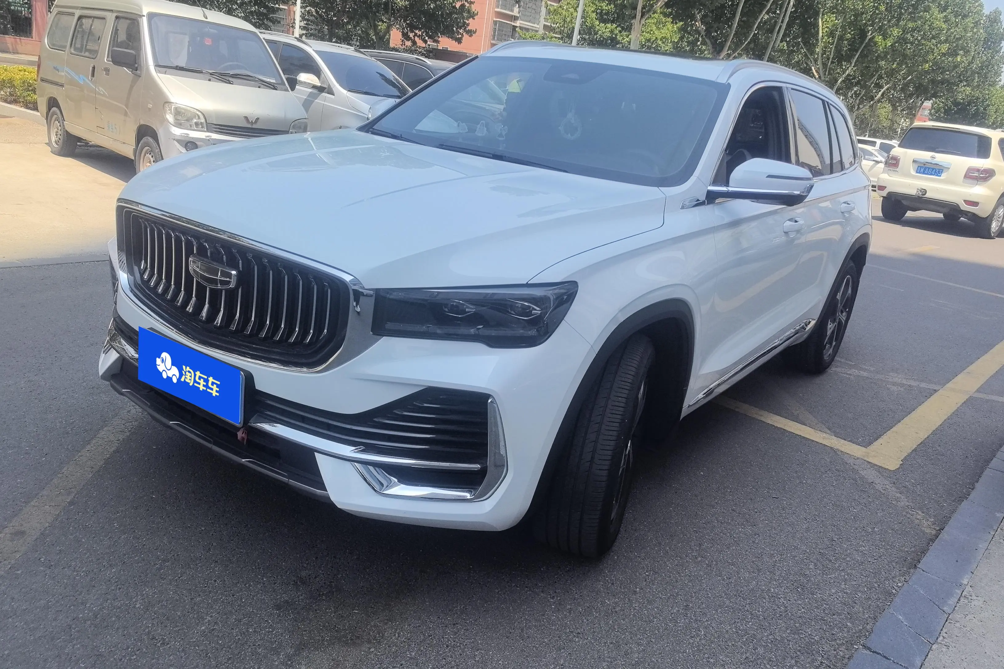 Geely Monjaro (Xingyue L)  из Китая