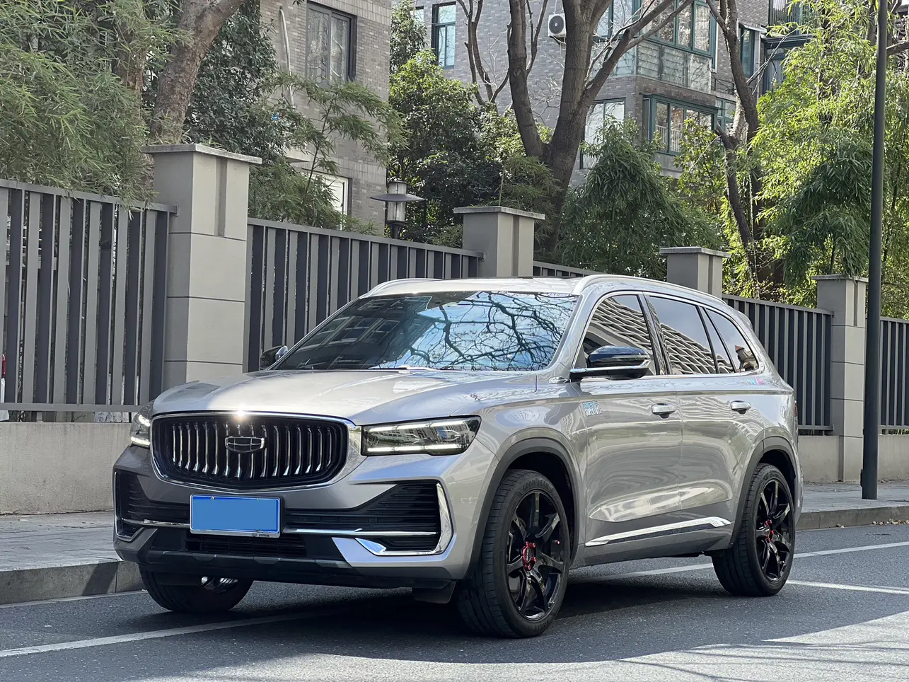 Geely Monjaro (Xingyue L)  из Китая