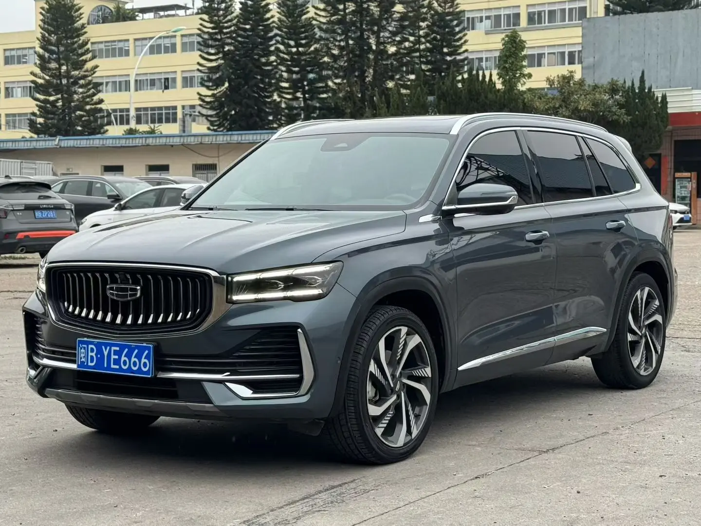 Geely Monjaro (Xingyue L)  из Китая