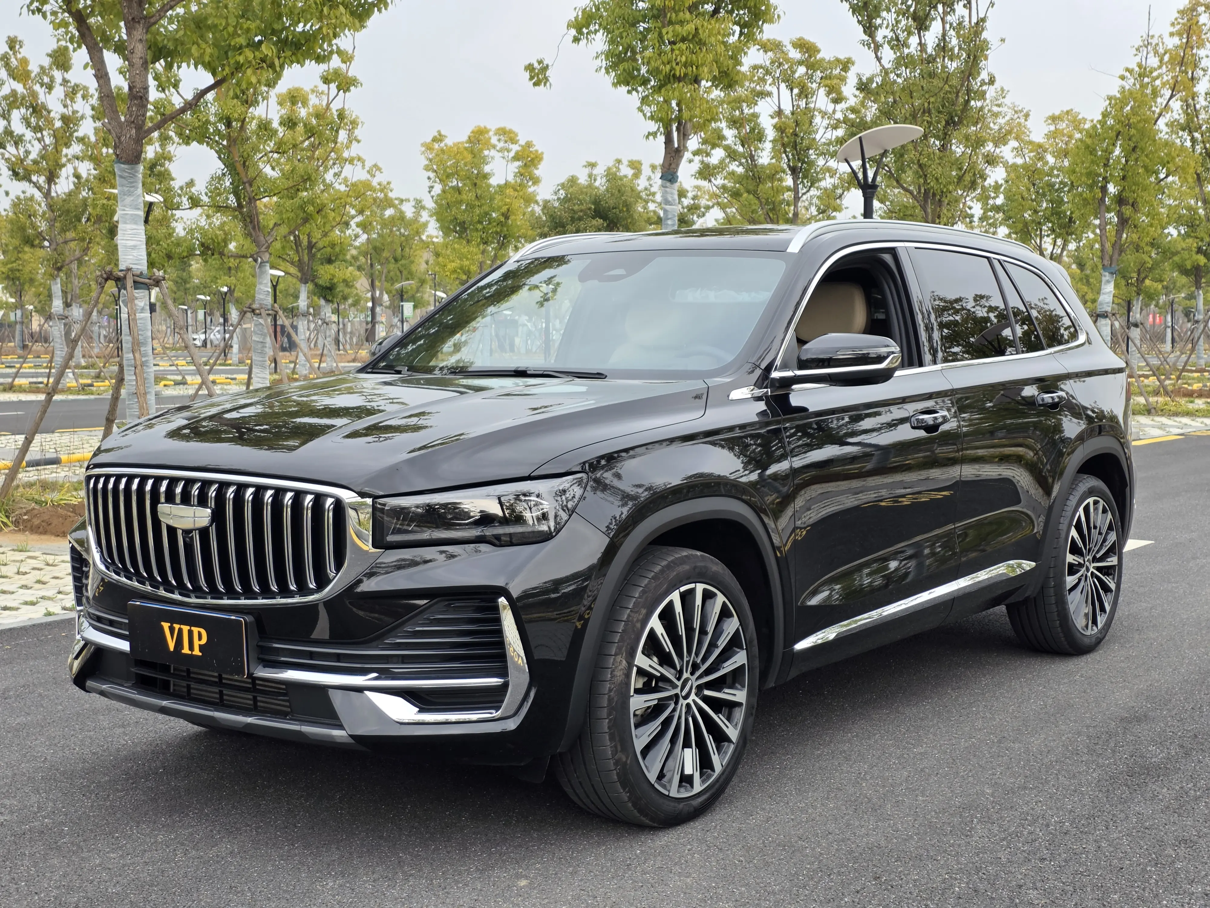 Geely Monjaro (Xingyue L)  из Китая