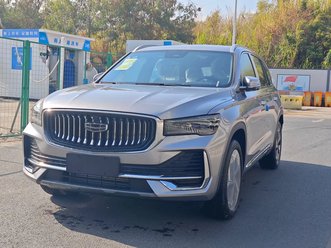 Geely Monjaro (Xingyue L)  из Китая