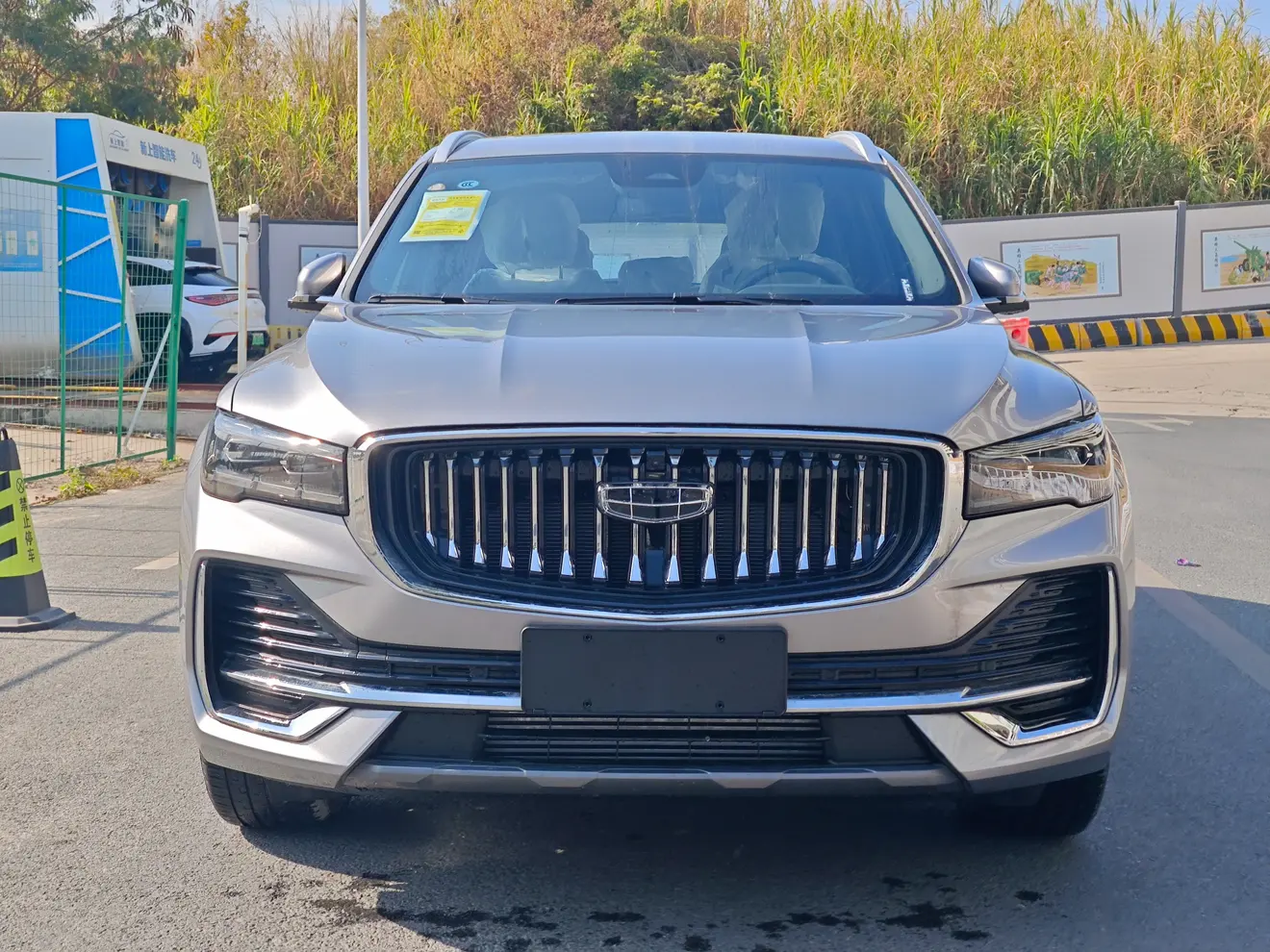 Geely Monjaro (Xingyue L)  из Китая