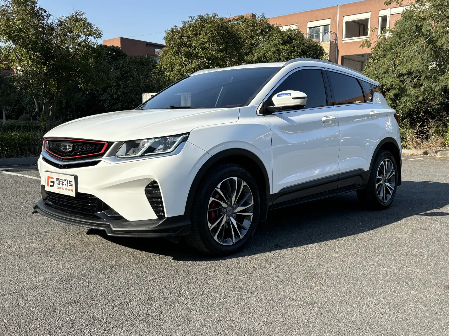 Geely Coolray SX11 (Binyue)  из Китая