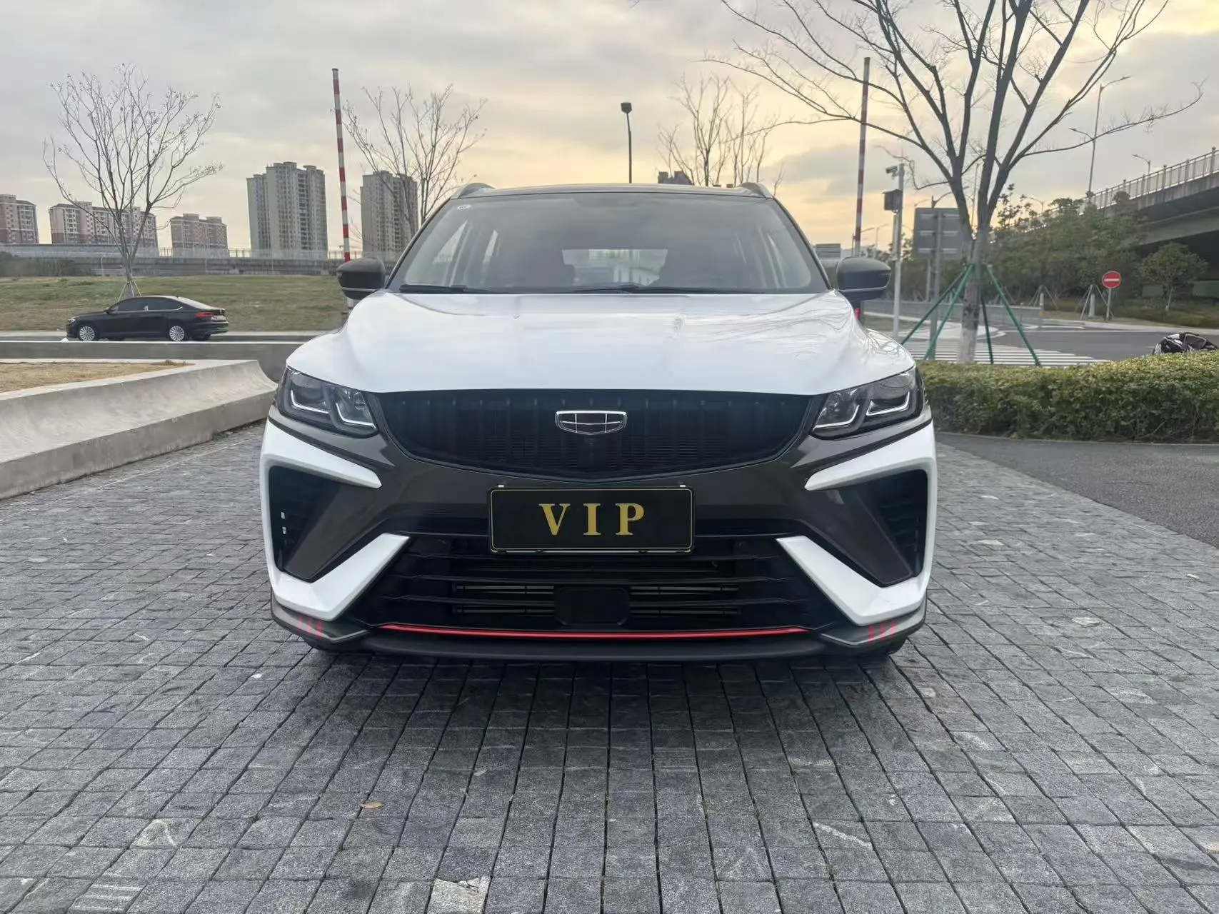 Geely Coolray SX11 (Binyue)  из Китая