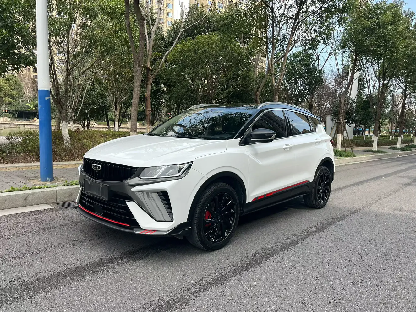 Geely Coolray SX11 (Binyue)  из Китая