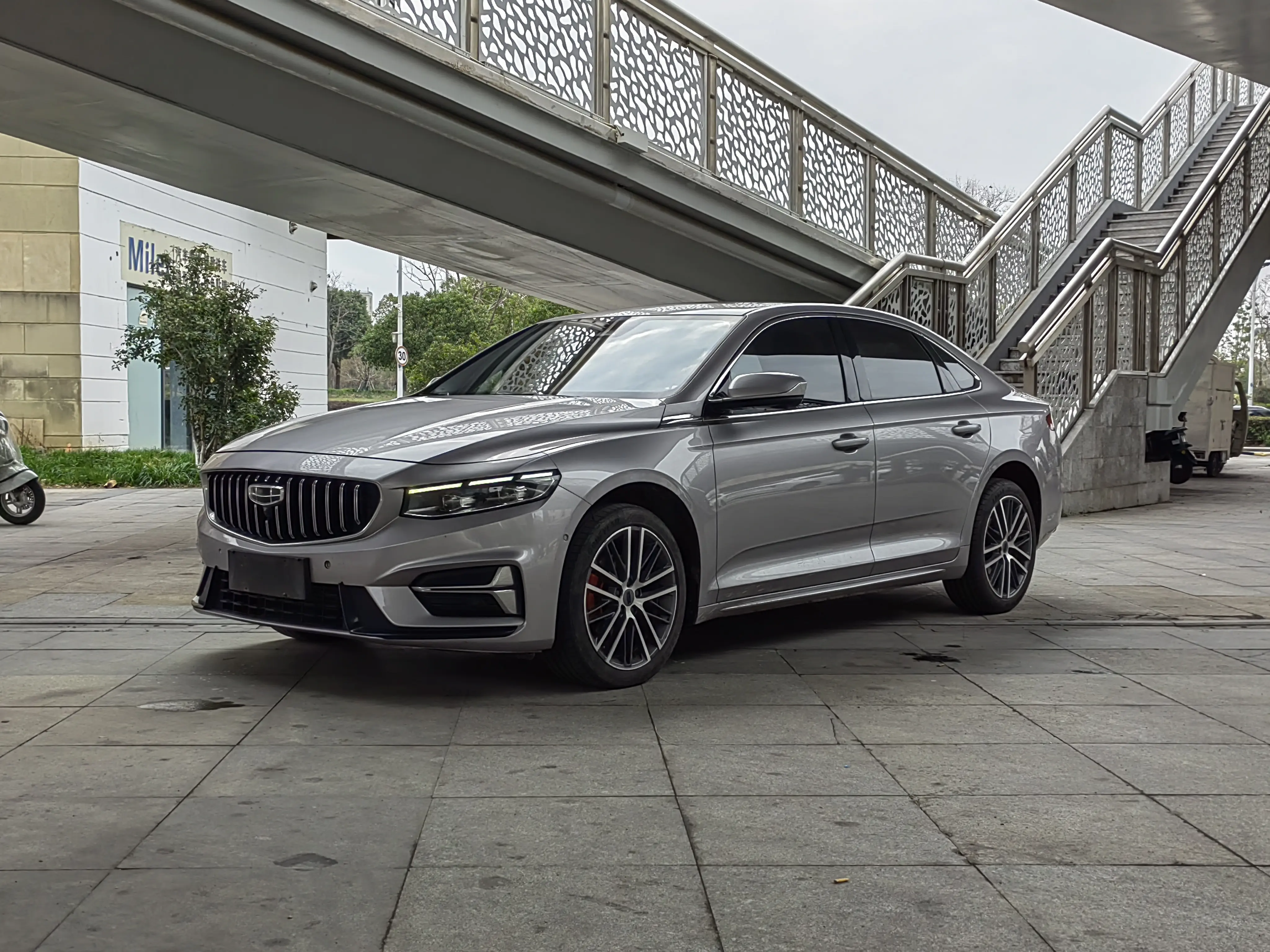 Geely Xing Rui  из Китая