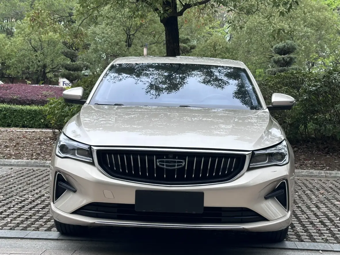 Geely Emgrand  из Китая