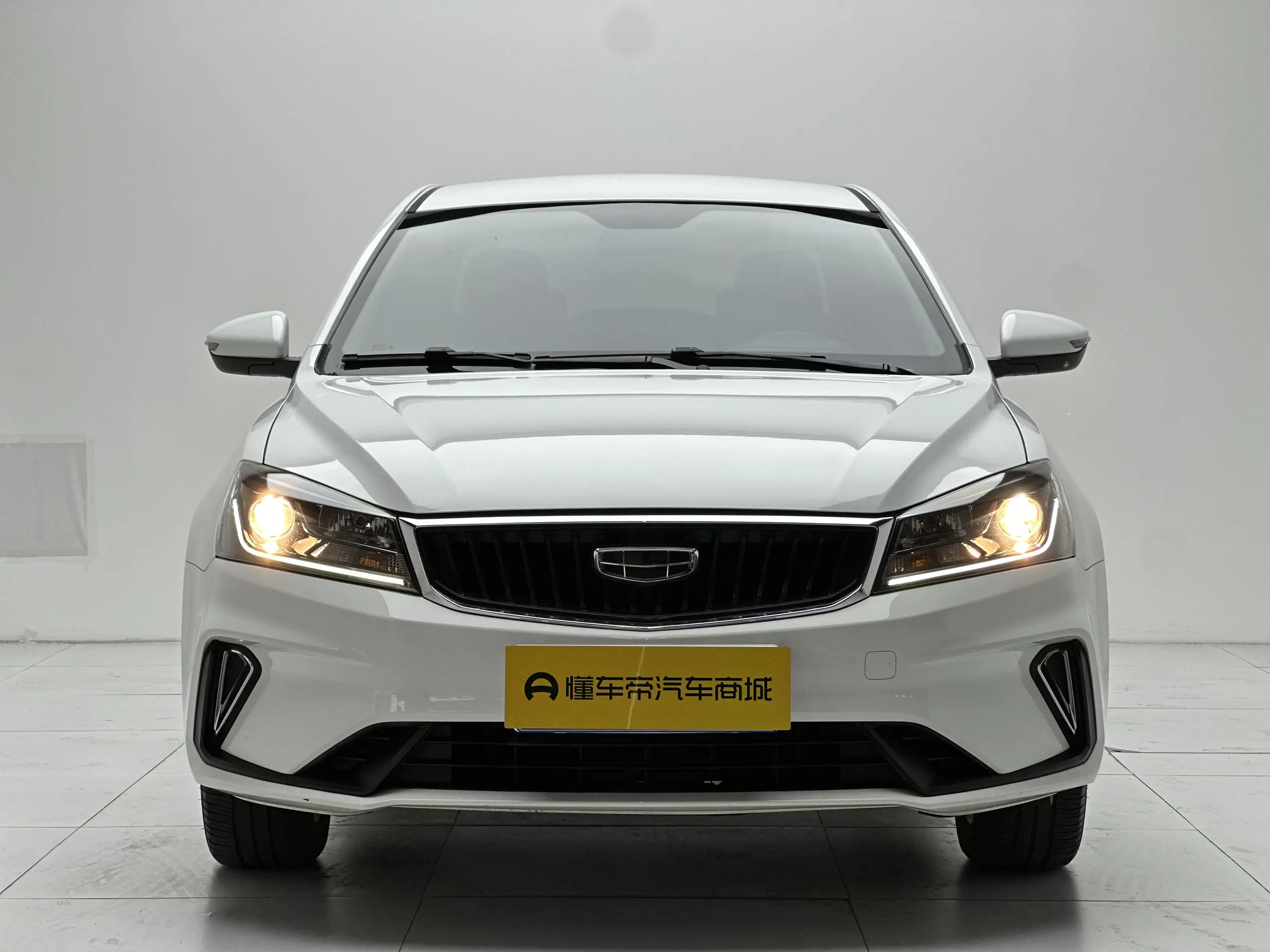 Geely Emgrand  из Китая