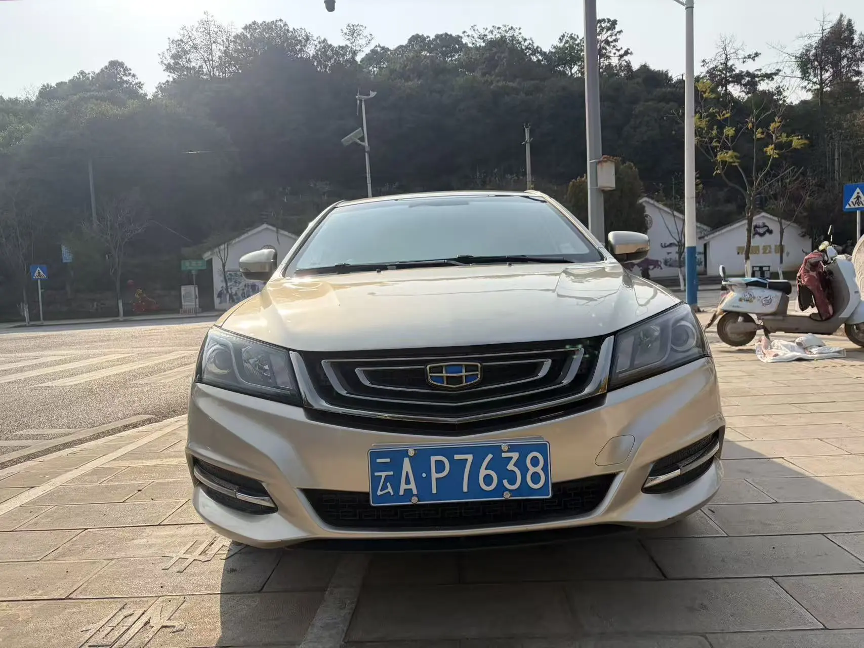 Geely Emgrand  из Китая