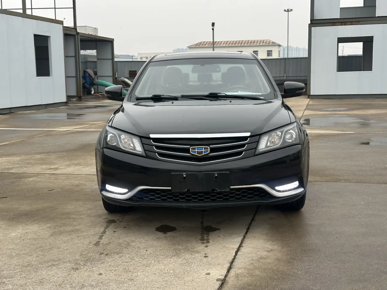 Geely Emgrand  из Китая