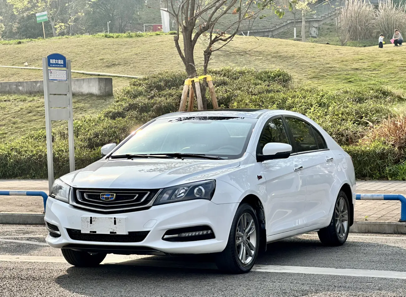 Geely Emgrand  из Китая